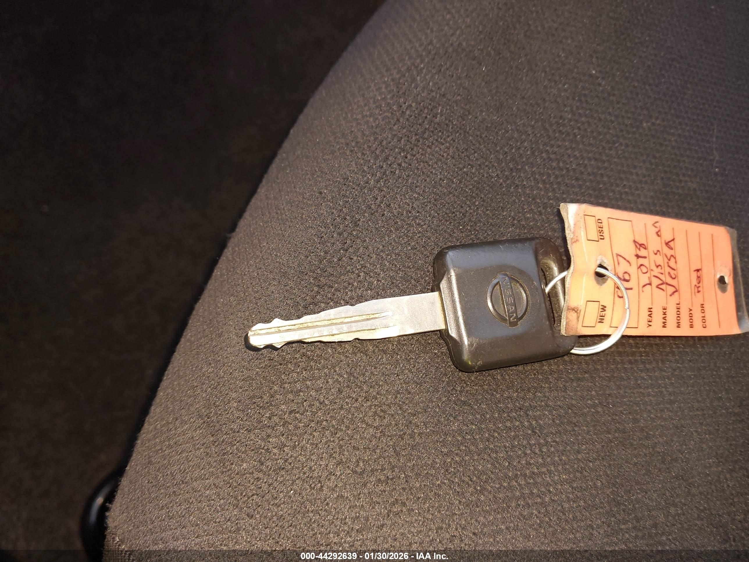 NISSAN VERSA image 11