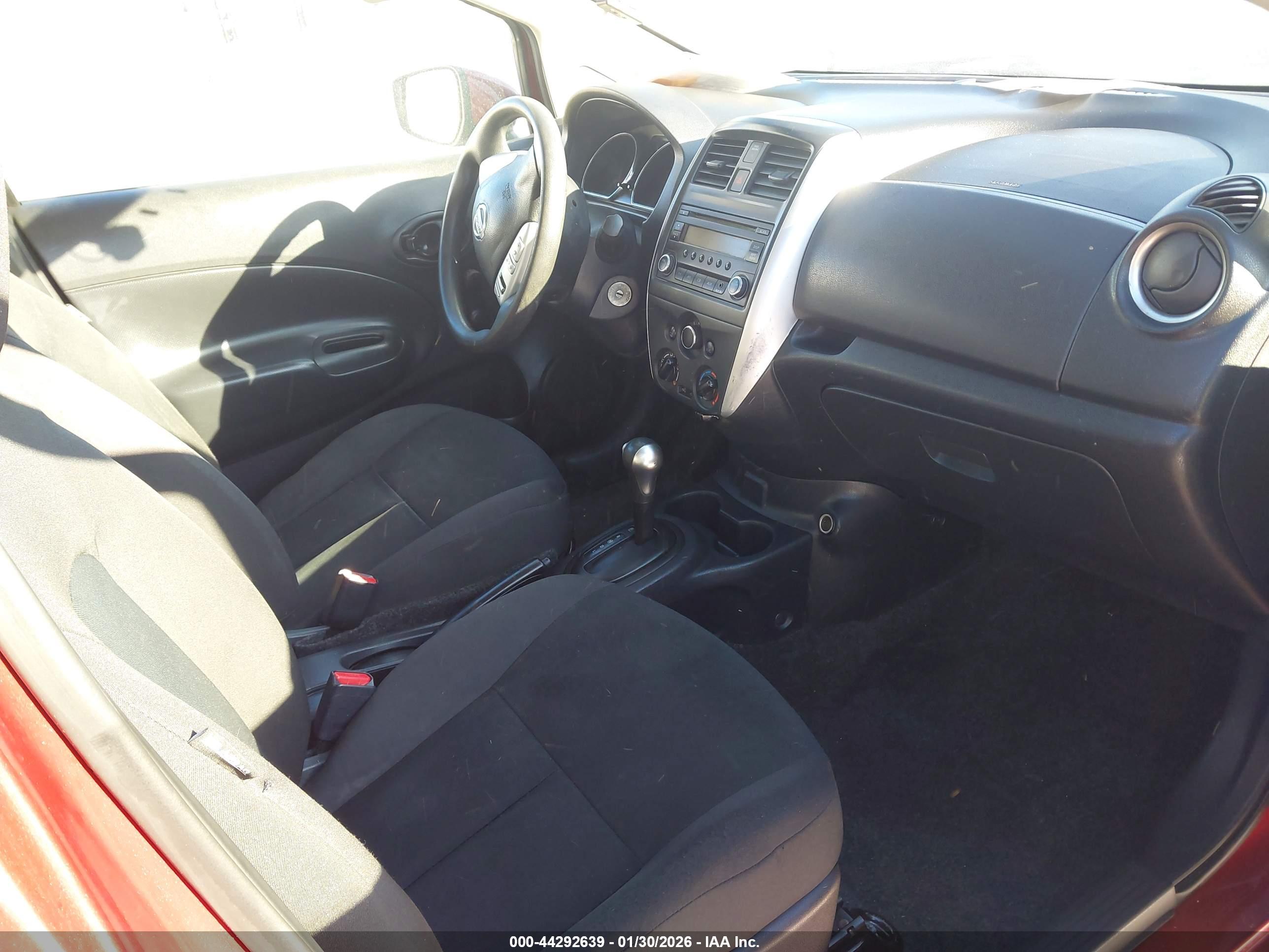 NISSAN VERSA image 5