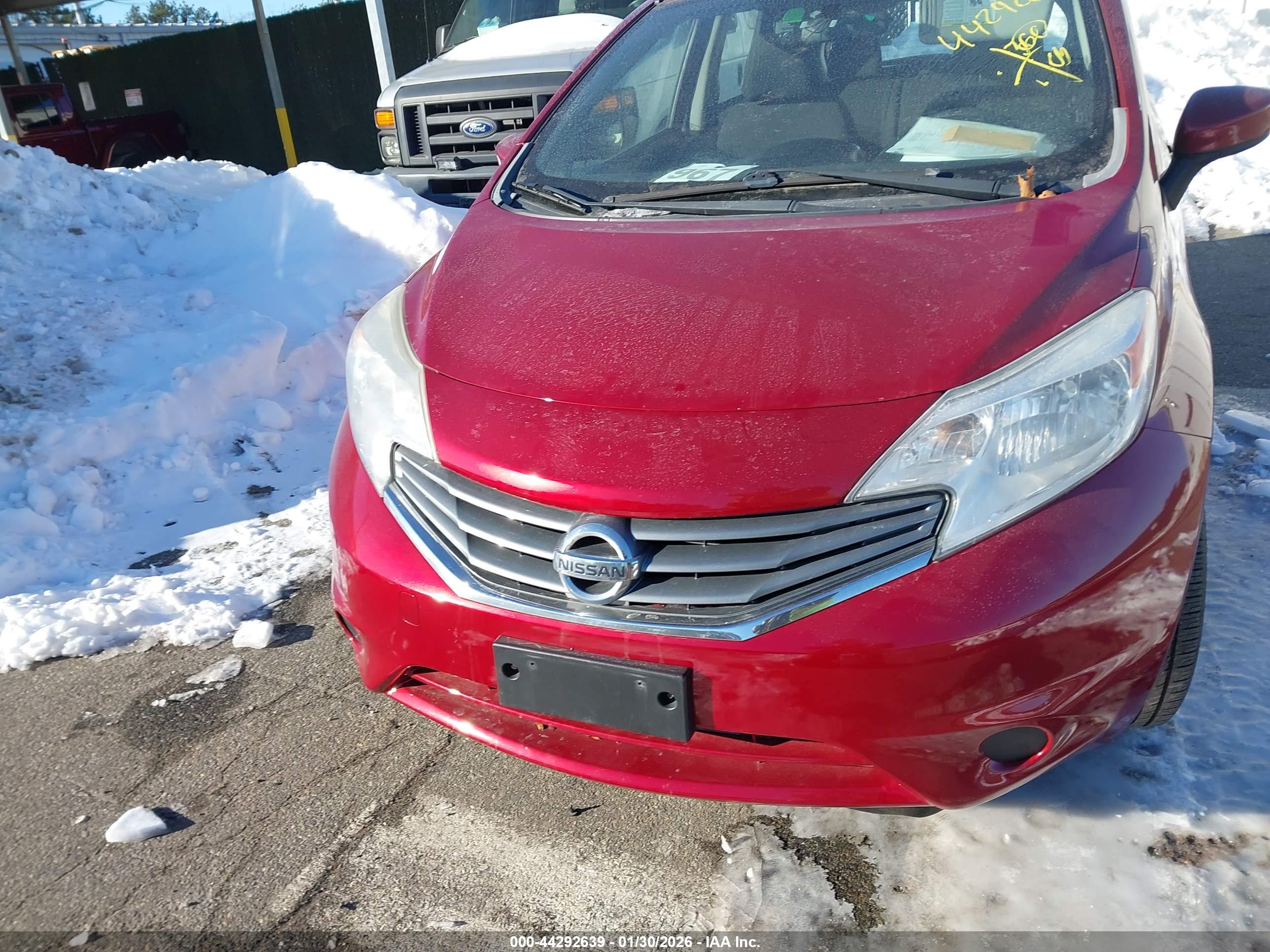 NISSAN VERSA image 6