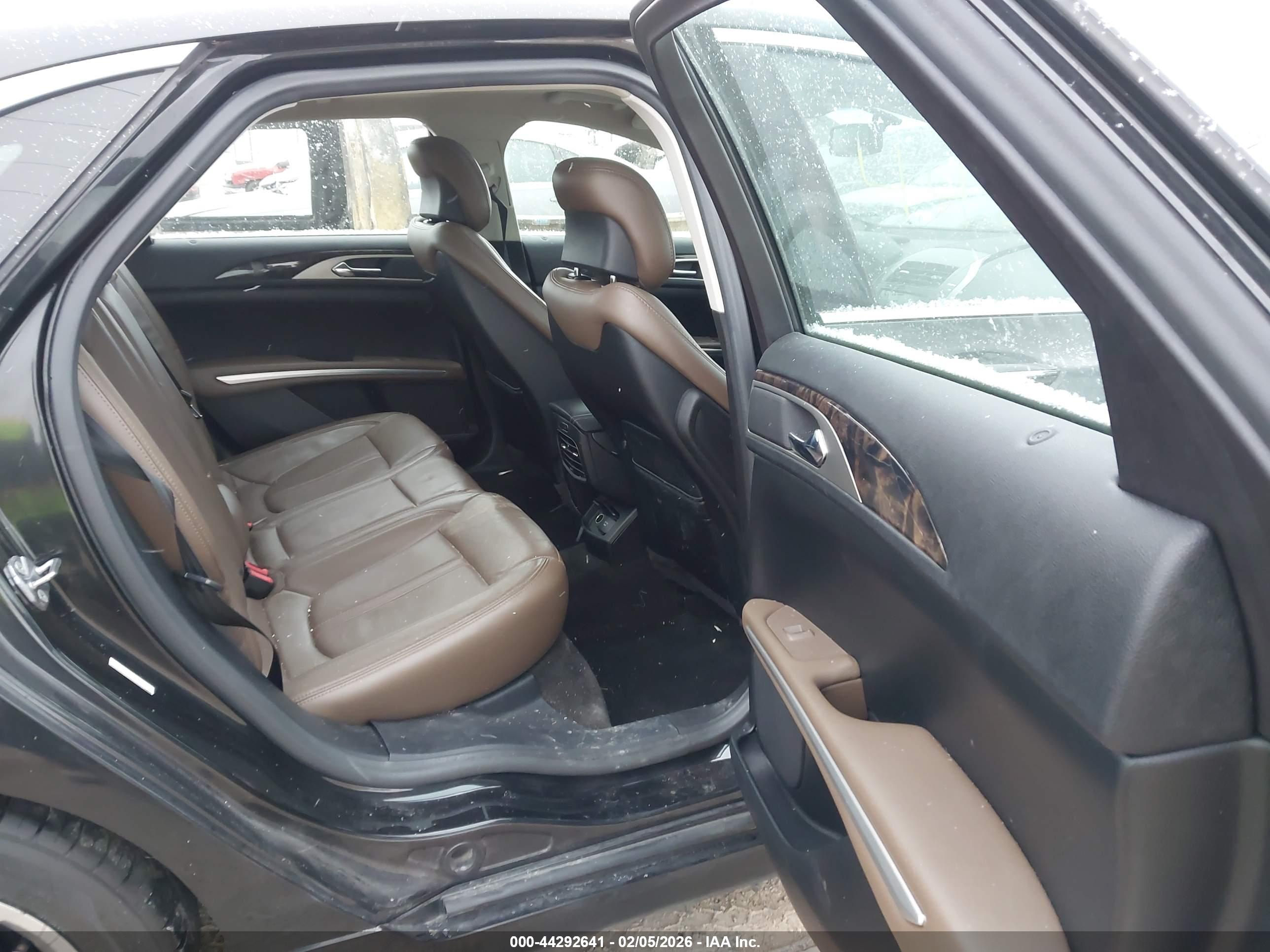 LINCOLN MKZ image 8