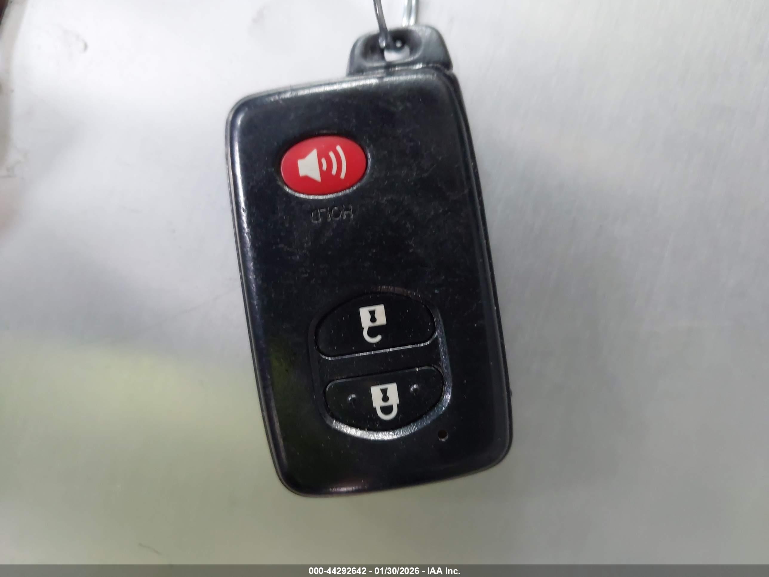 TOYOTA PRIUS image 11
