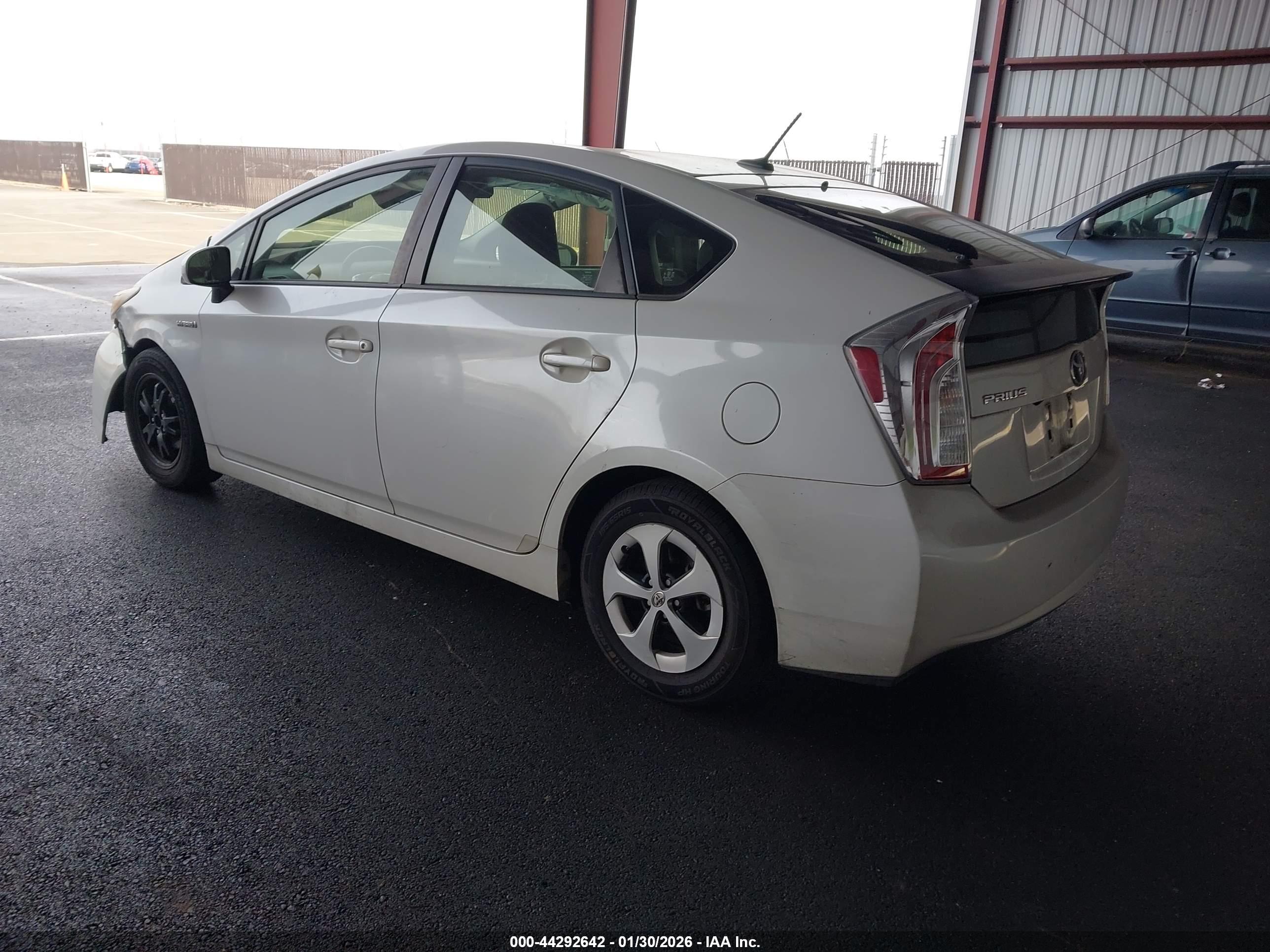 TOYOTA PRIUS image 3