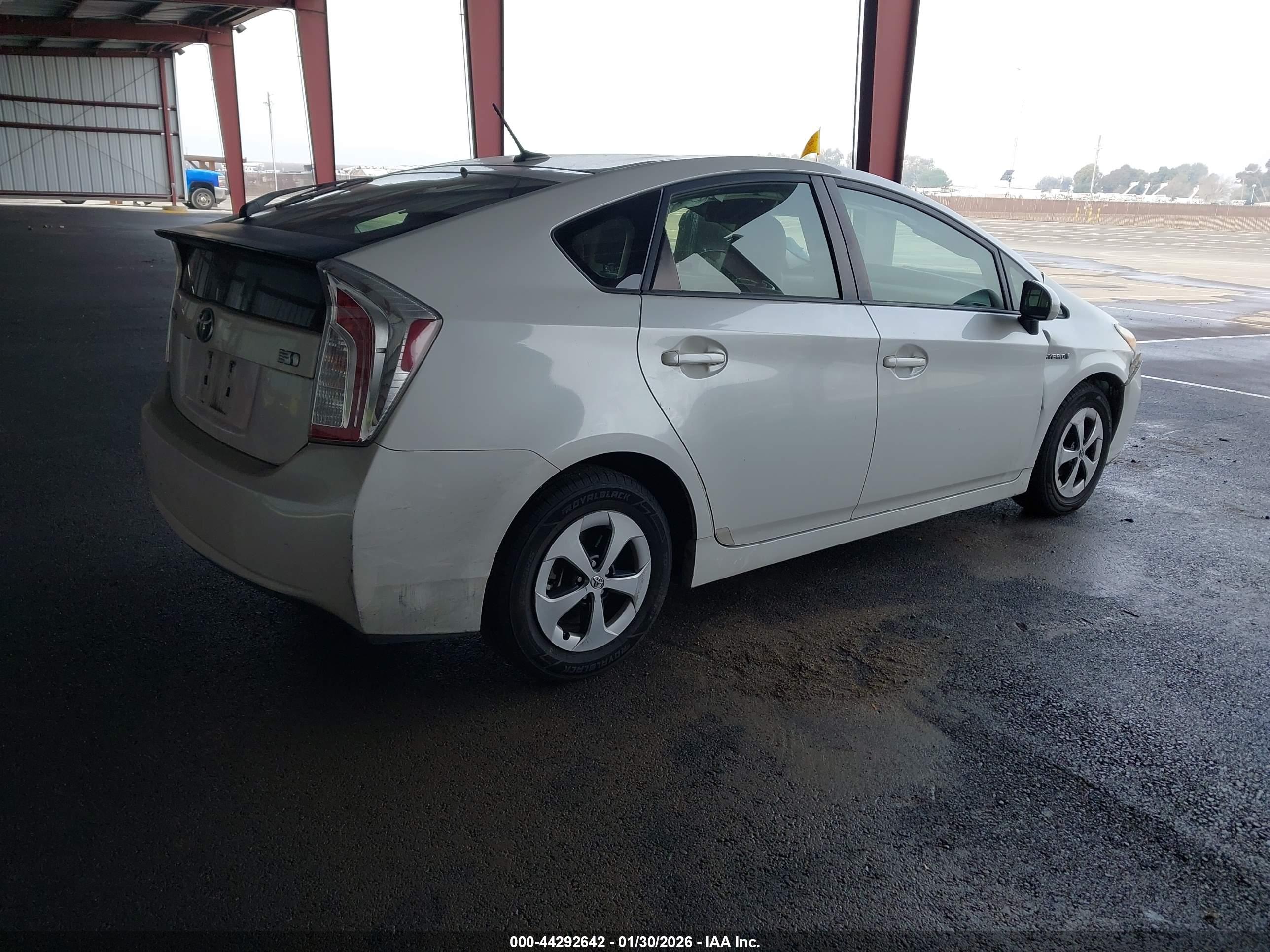 TOYOTA PRIUS image 4