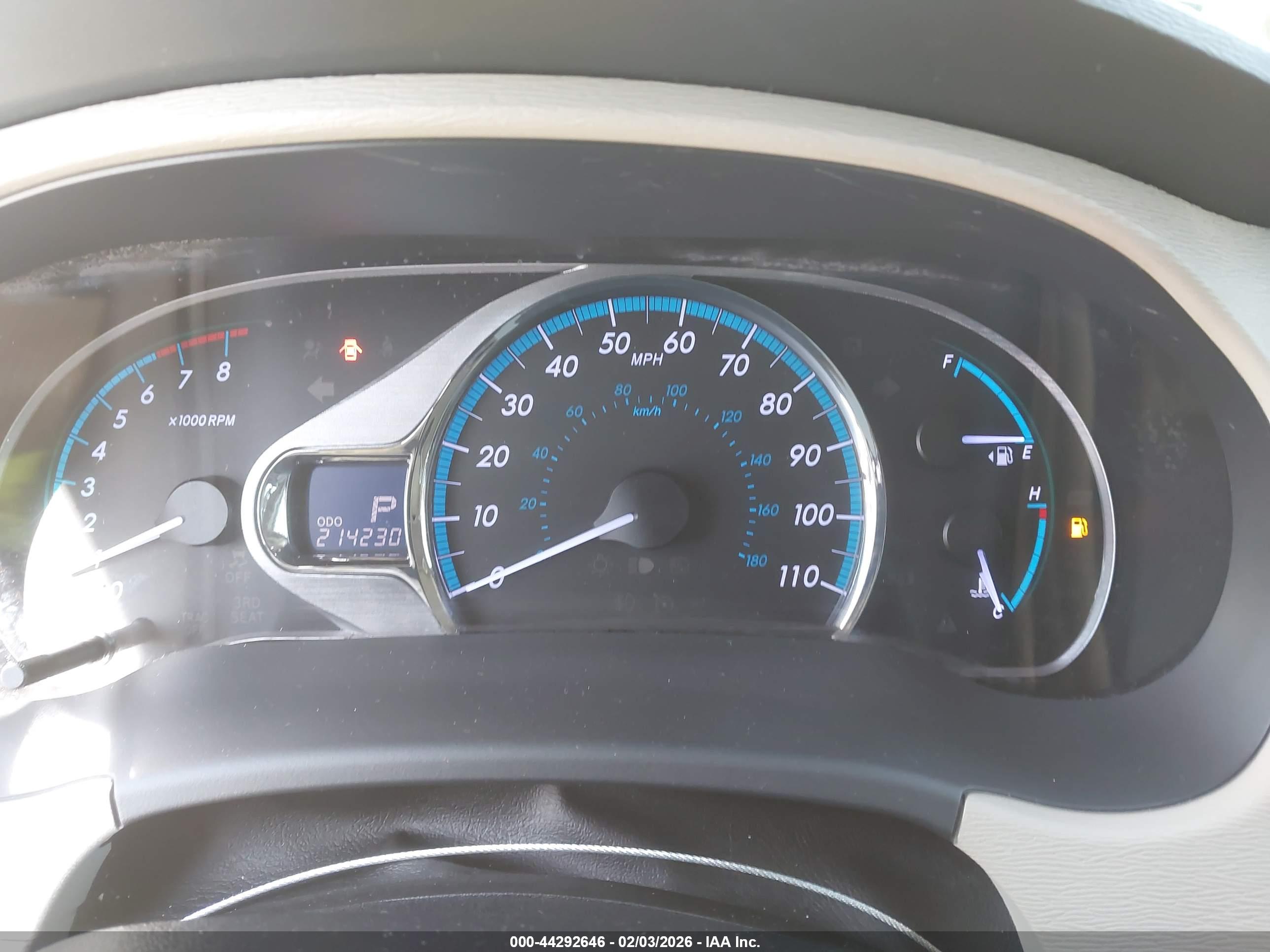 TOYOTA SIENNA image 7