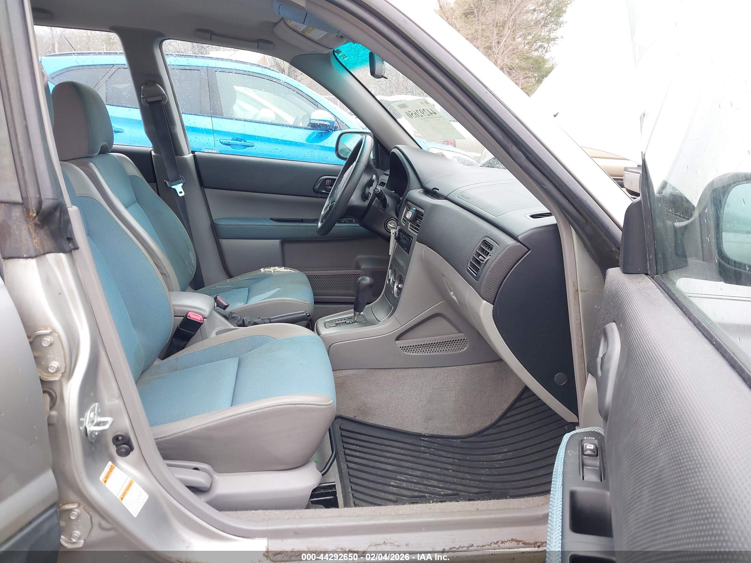 SUBARU FORESTER image 5