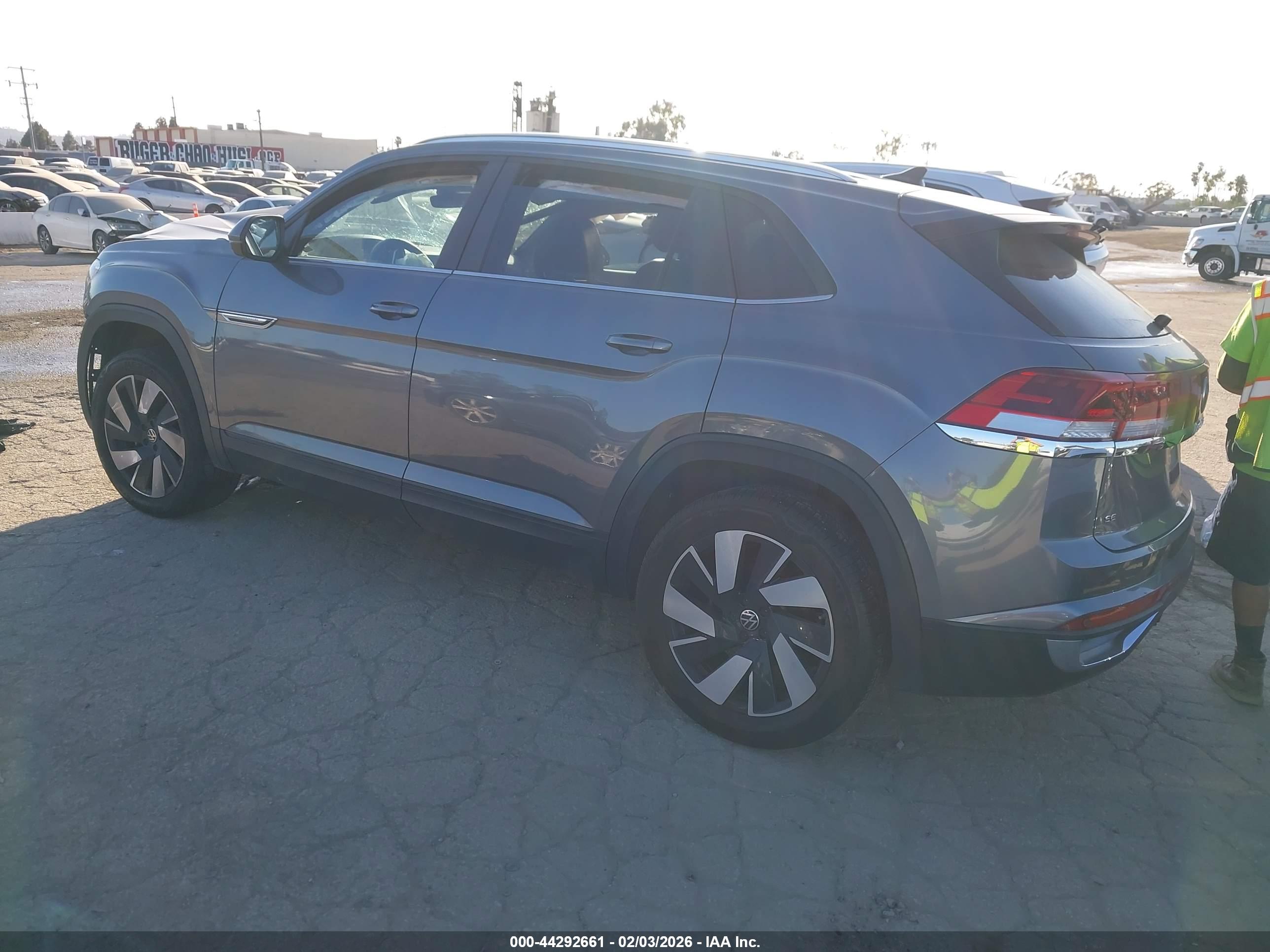 VOLKSWAGEN ATLAS image 3