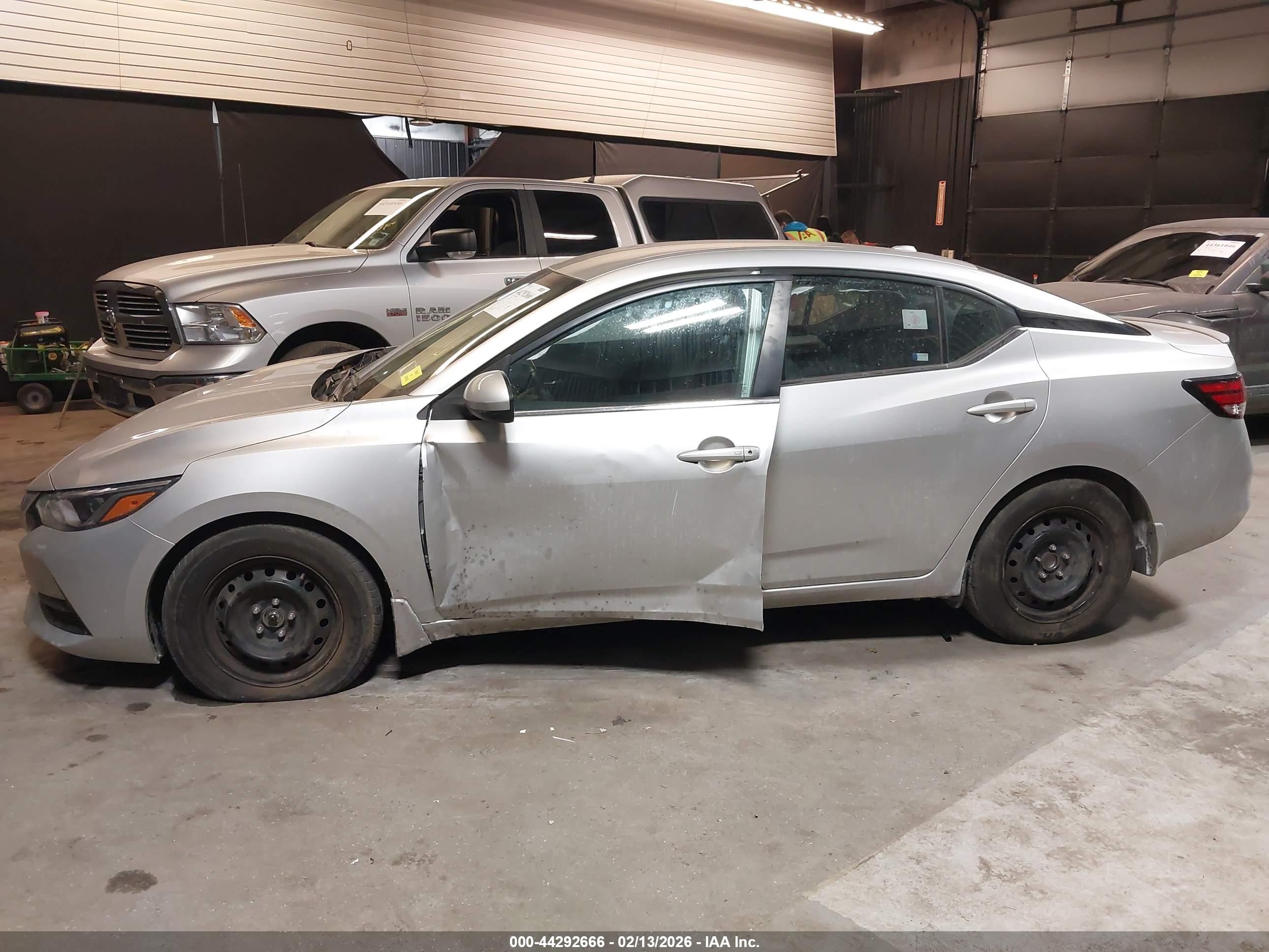 NISSAN SENTRA image 6