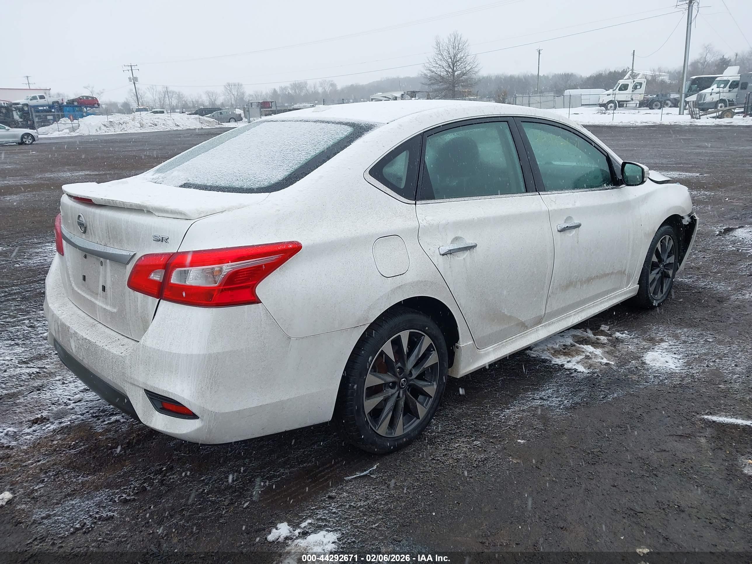 NISSAN SENTRA image 4