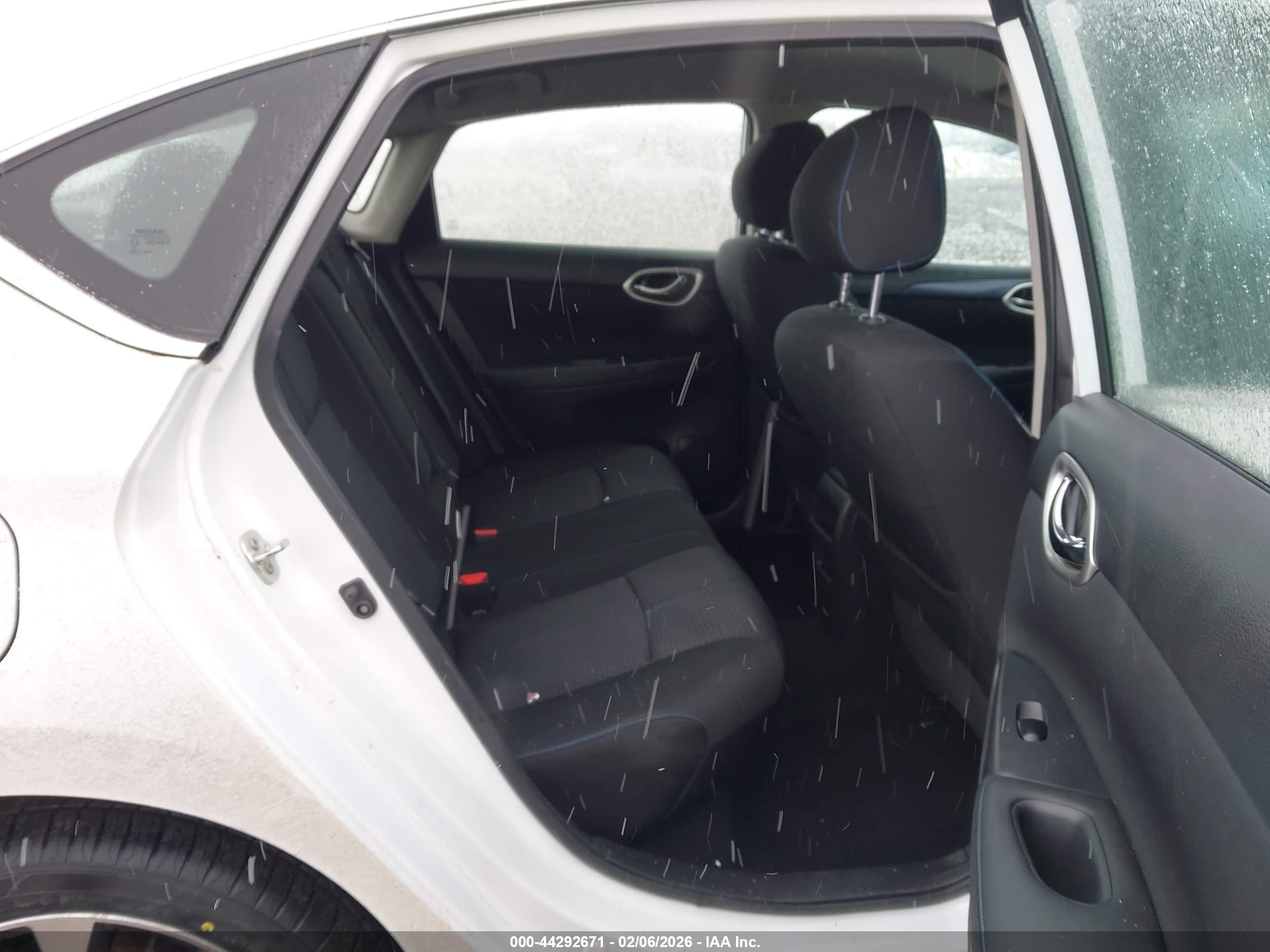 NISSAN SENTRA image 8