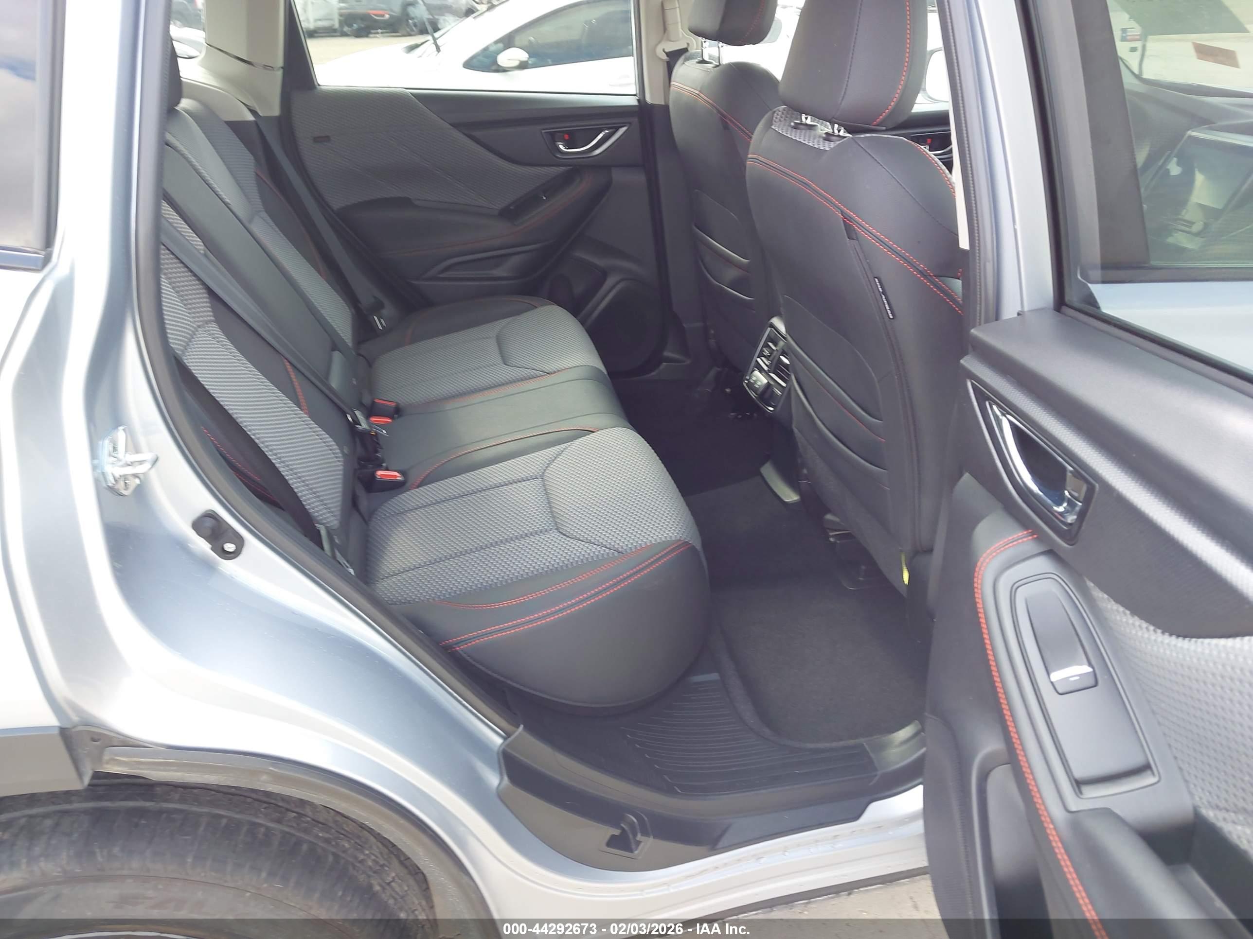 SUBARU FORESTER image 8