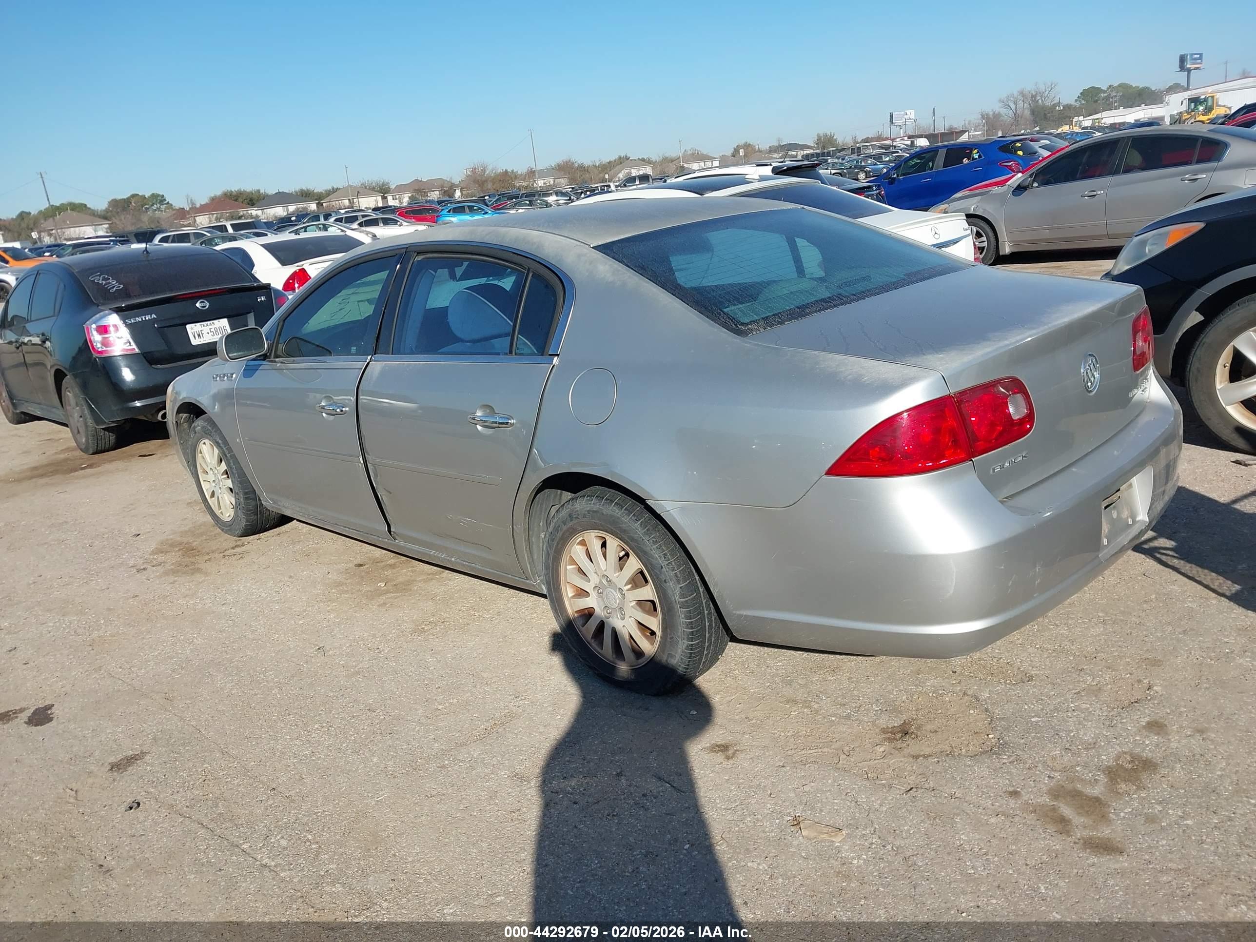 BUICK LUCERNE image 3