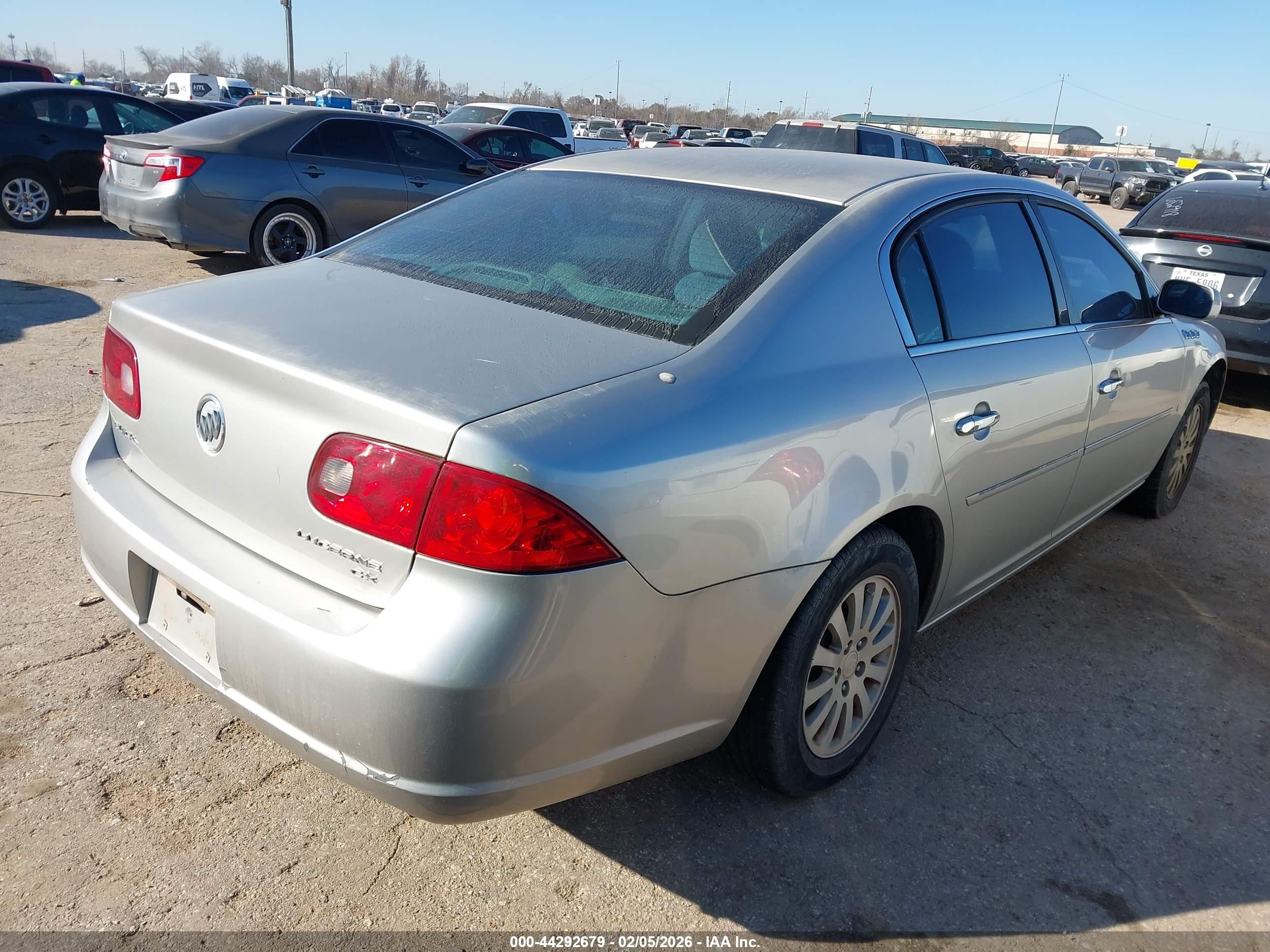 BUICK LUCERNE image 4