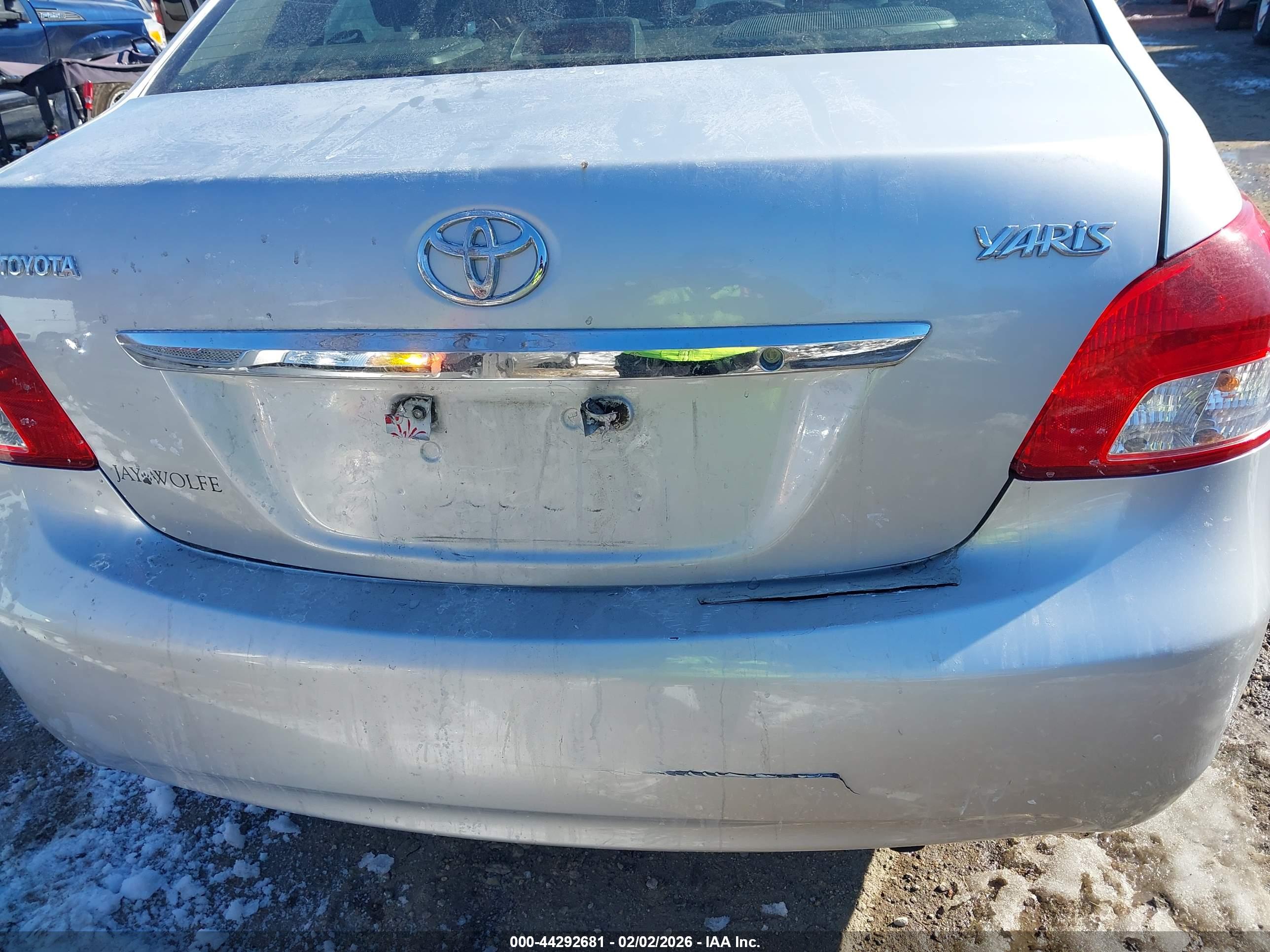 TOYOTA YARIS image 6
