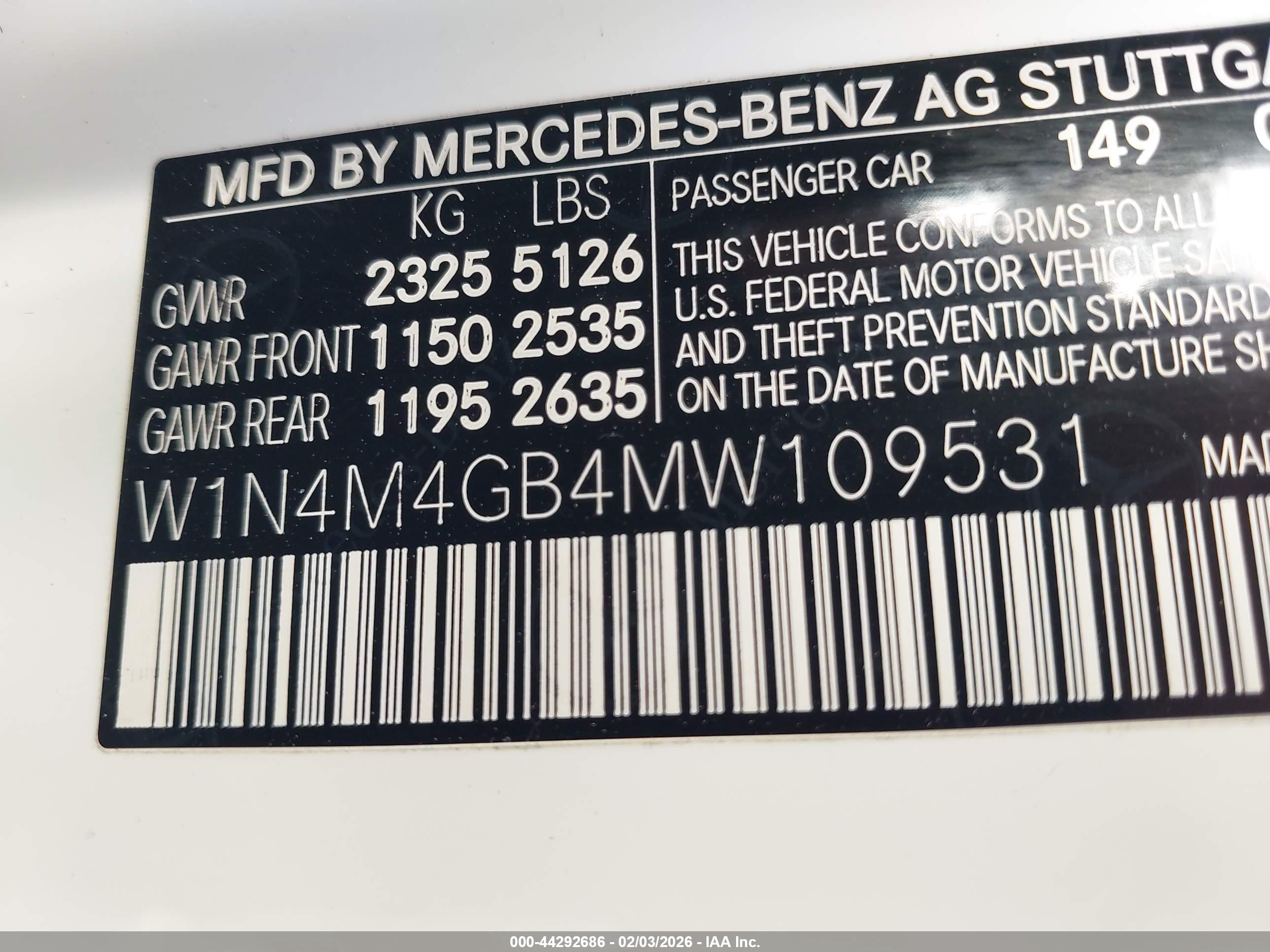 MERCEDES-BENZ GLB image 9