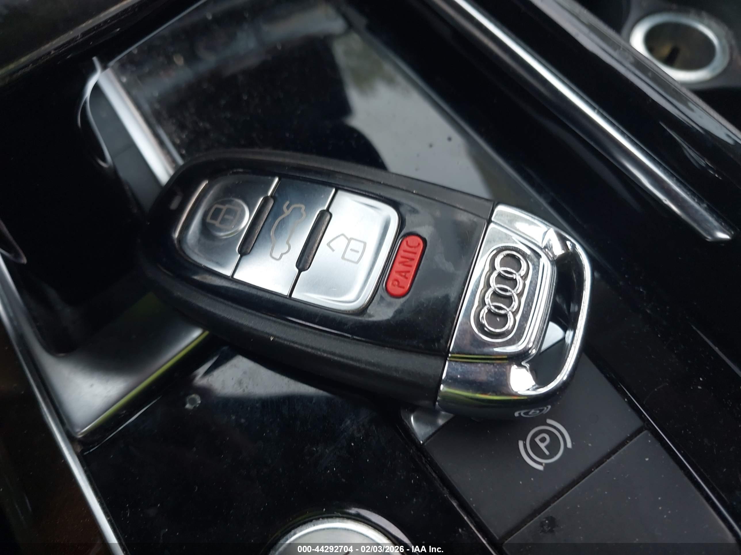AUDI A8 image 11