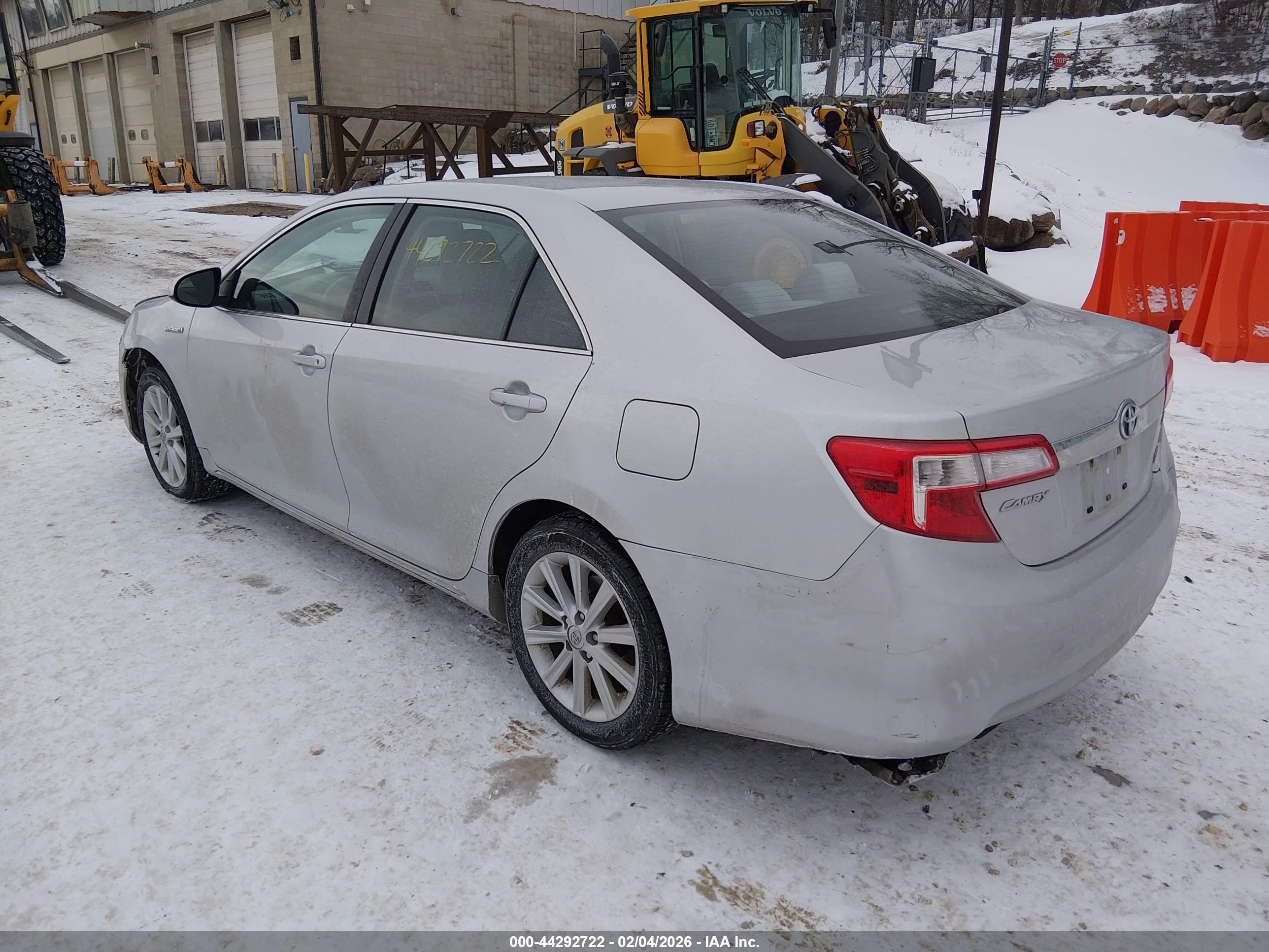 TOYOTA CAMRY image 3