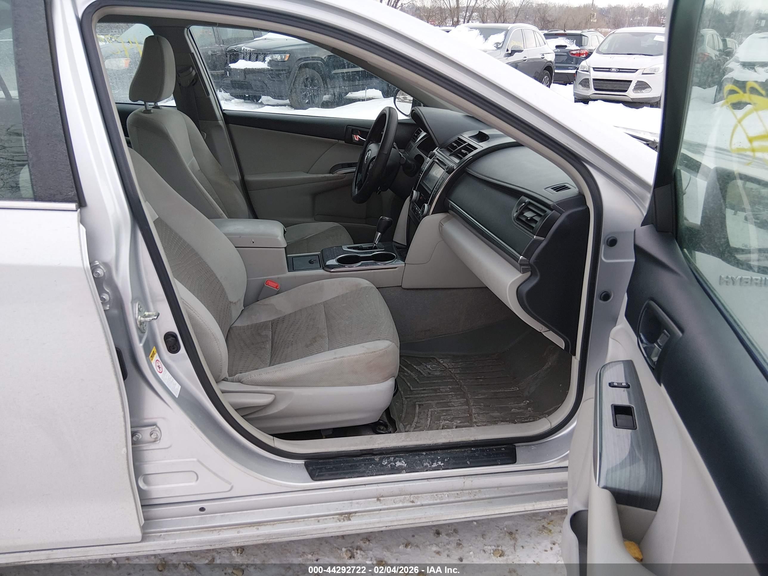 TOYOTA CAMRY image 5