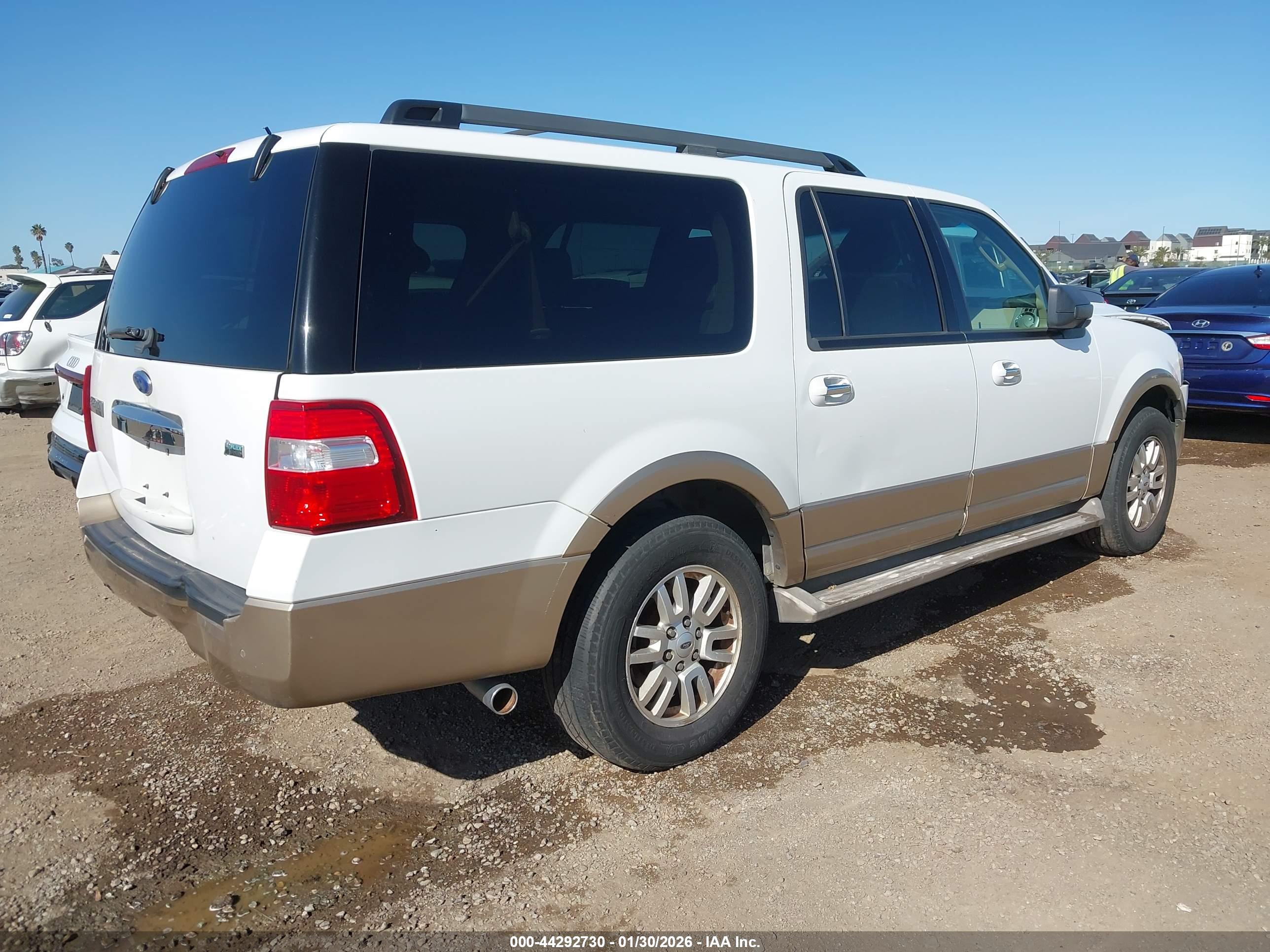 FORD EXPEDITION image 4
