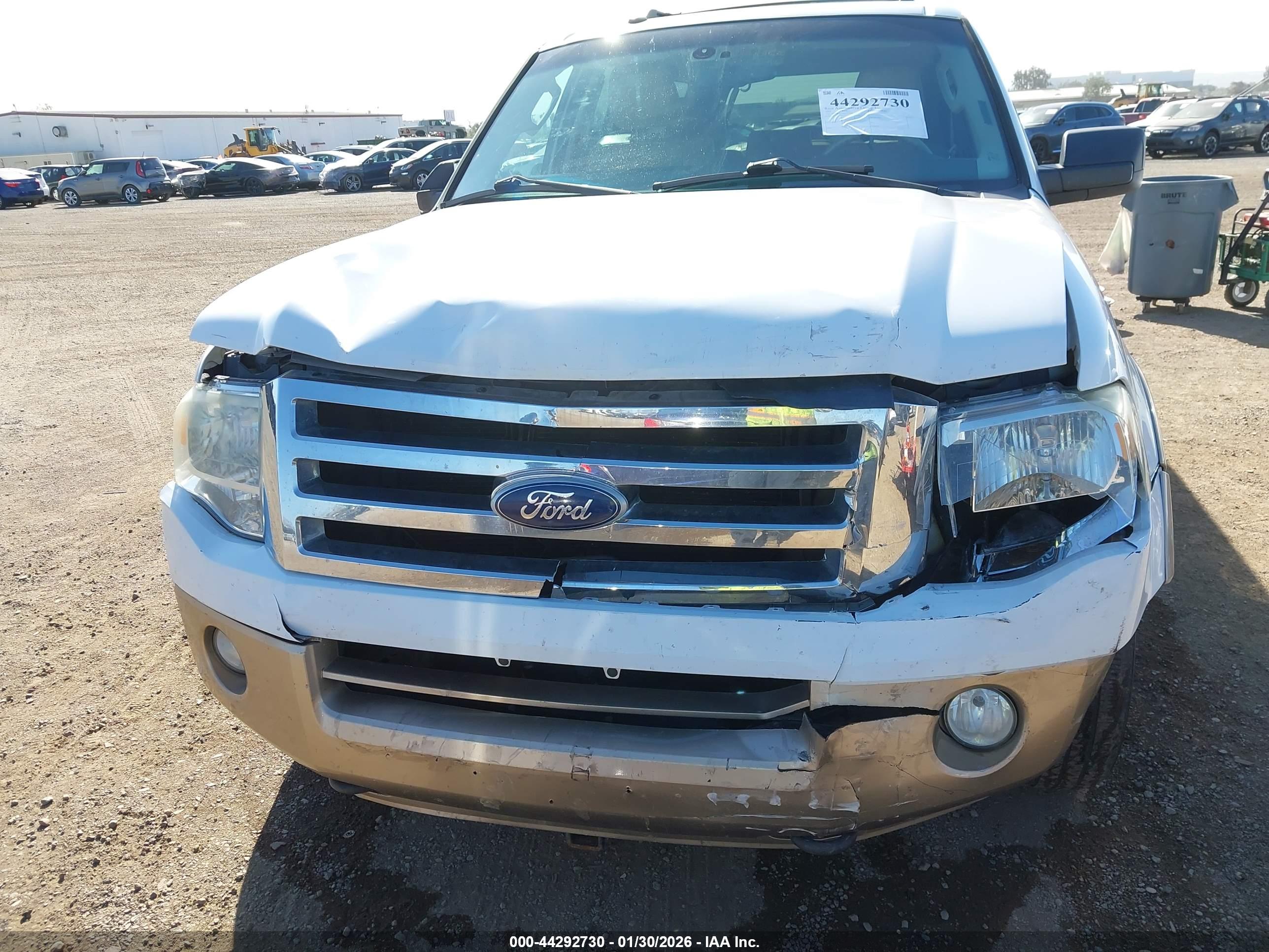 FORD EXPEDITION image 6