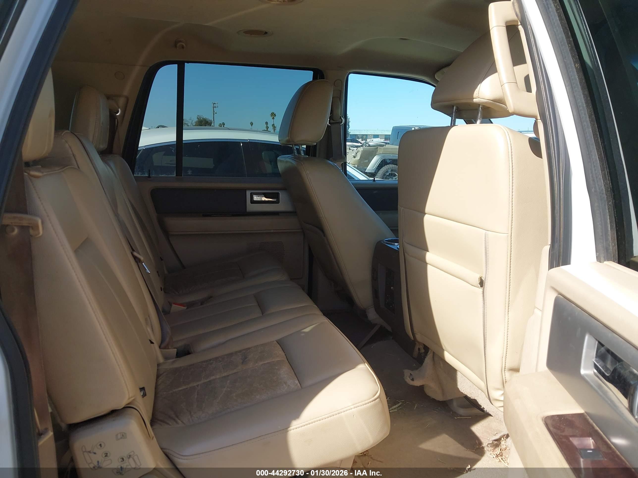 FORD EXPEDITION image 8