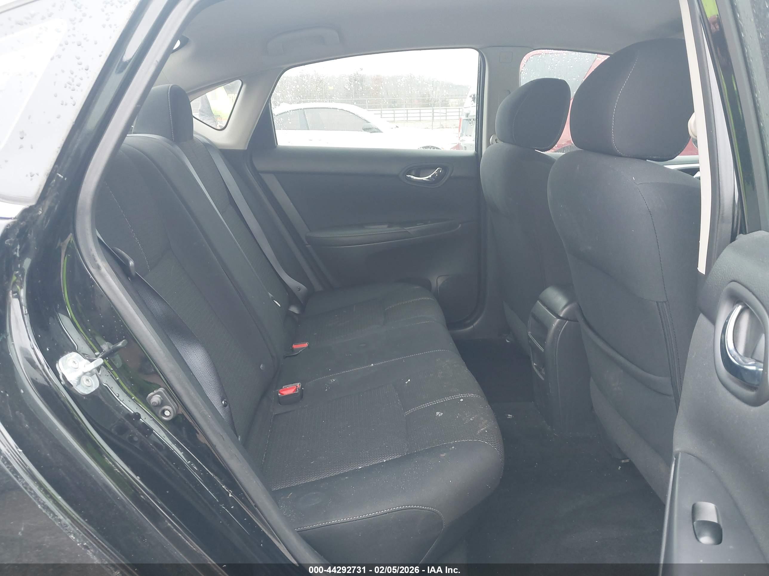 NISSAN SENTRA image 8
