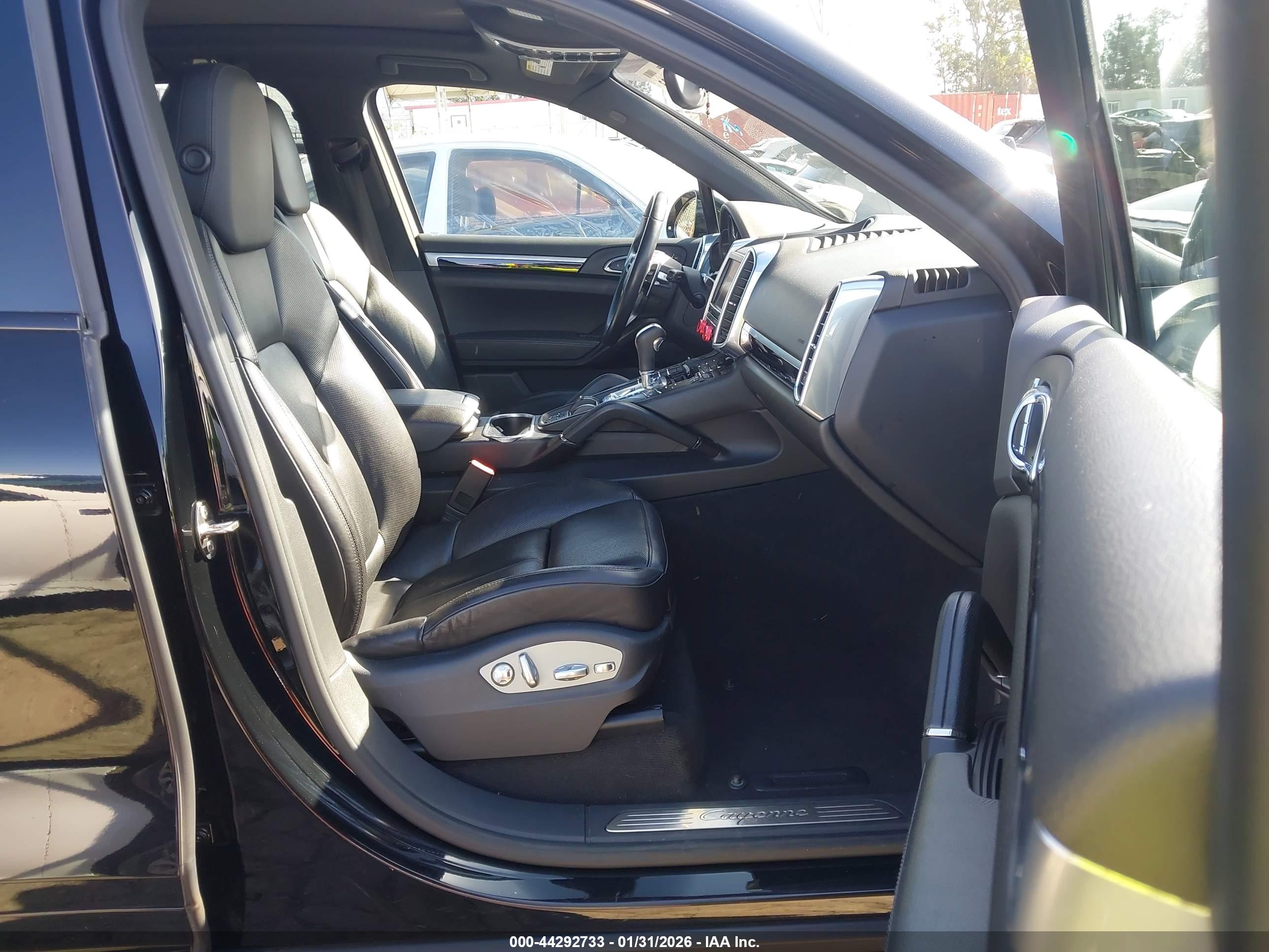 PORSCHE CAYENNE image 5