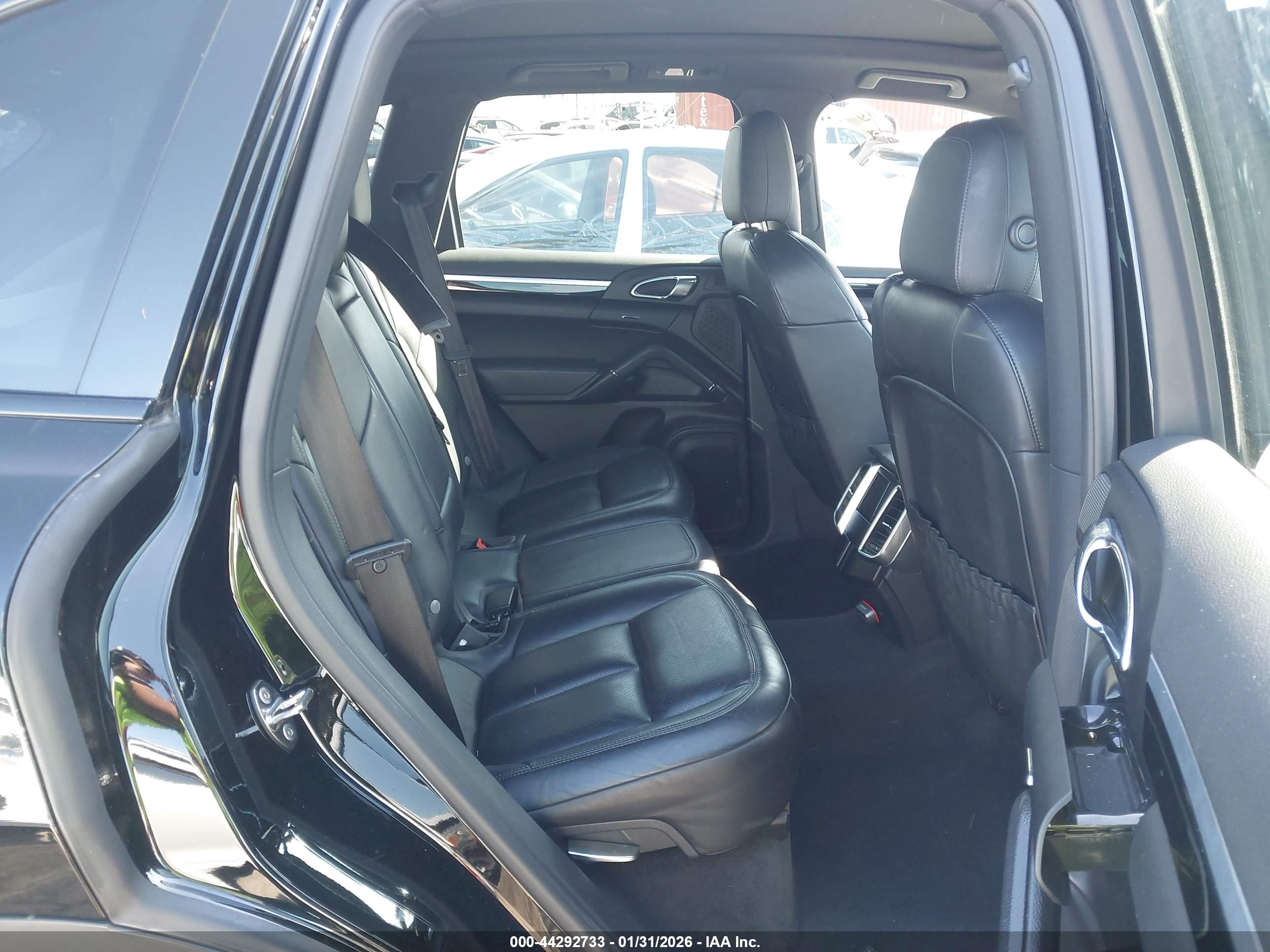PORSCHE CAYENNE image 8
