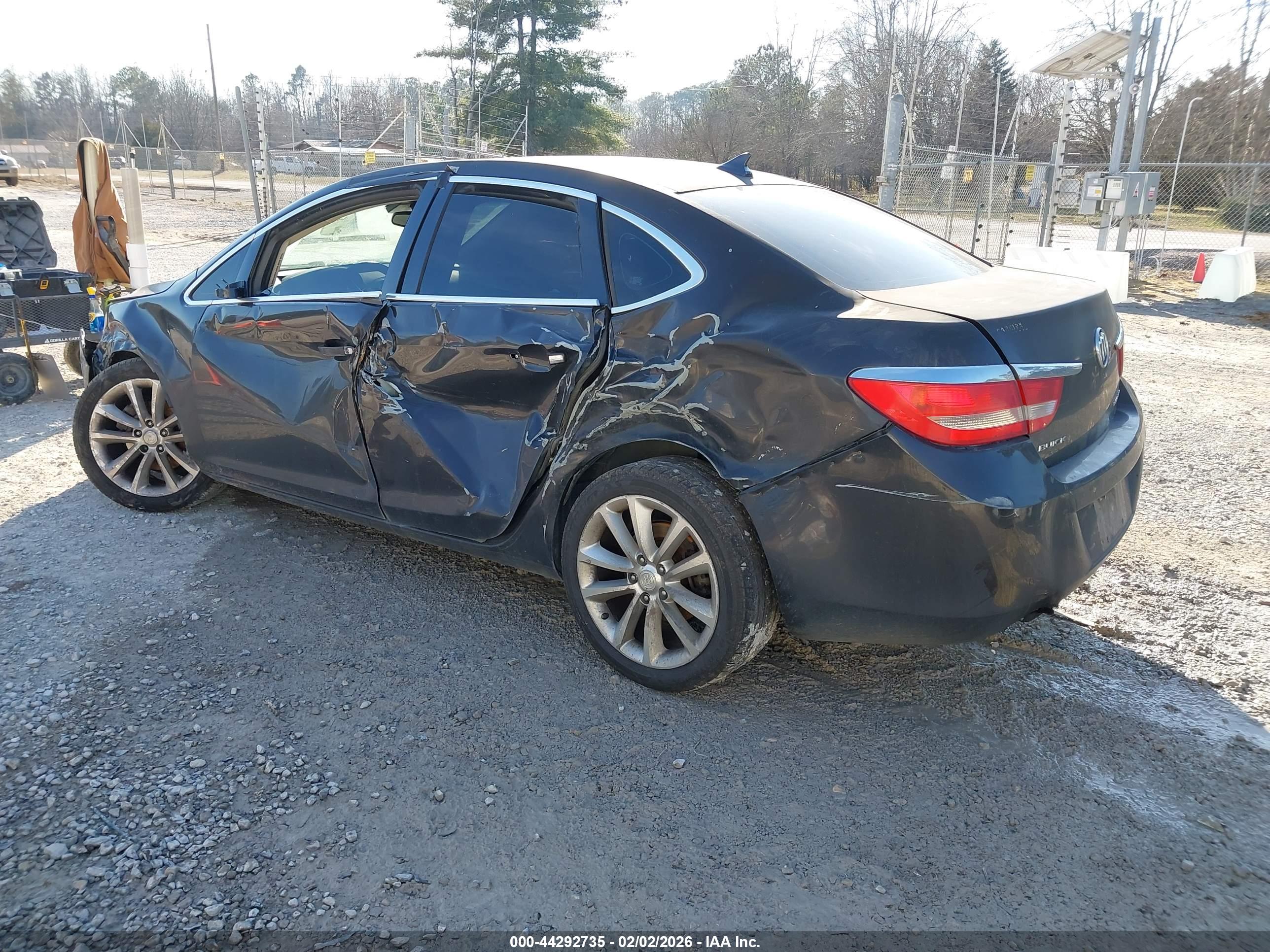 BUICK VERANO image 3
