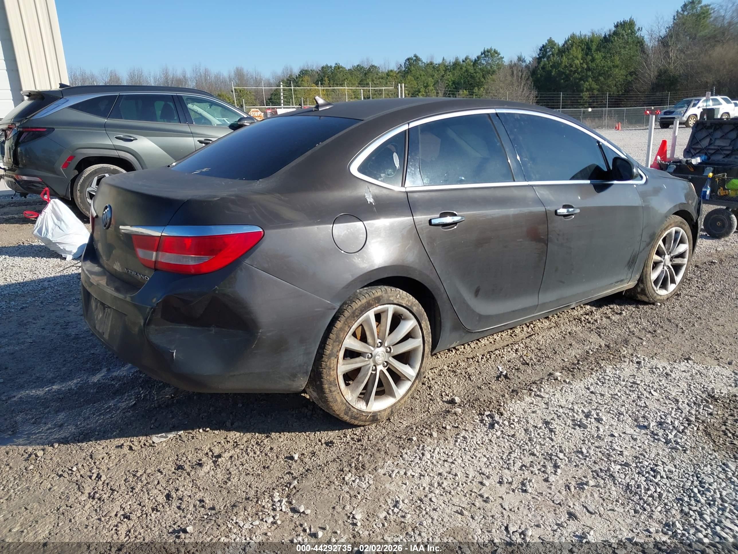 BUICK VERANO image 4
