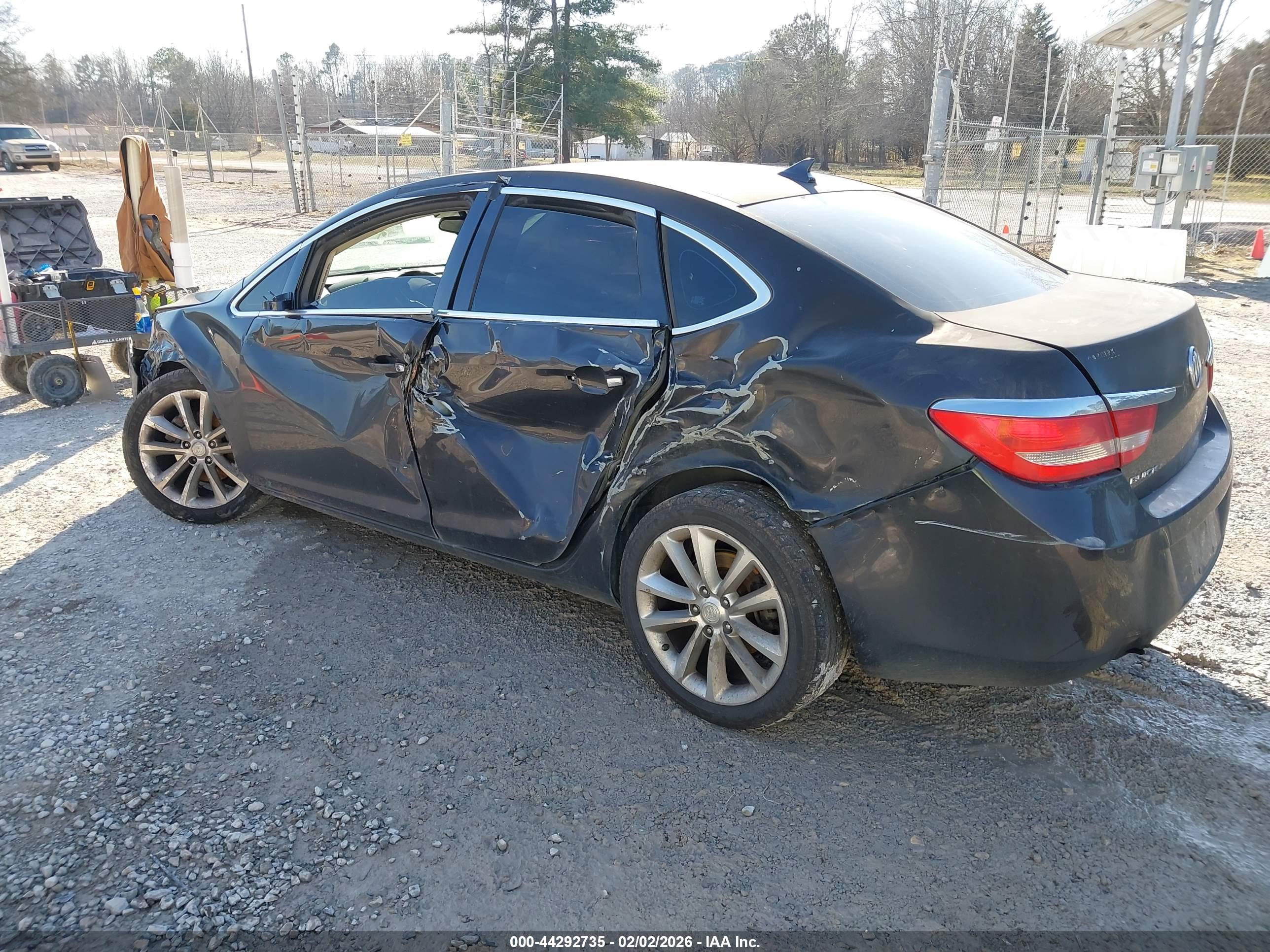 BUICK VERANO image 6