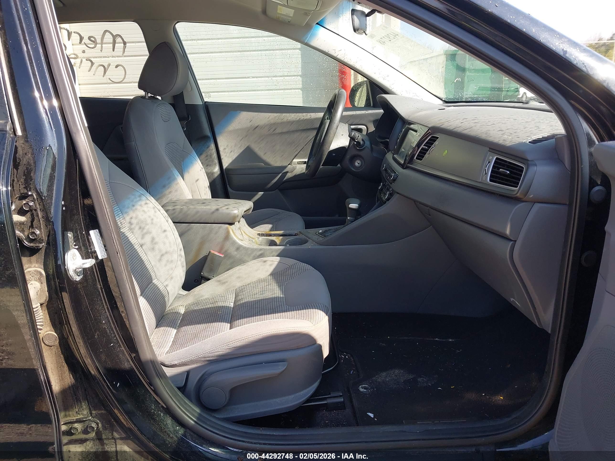 KIA NIRO image 5