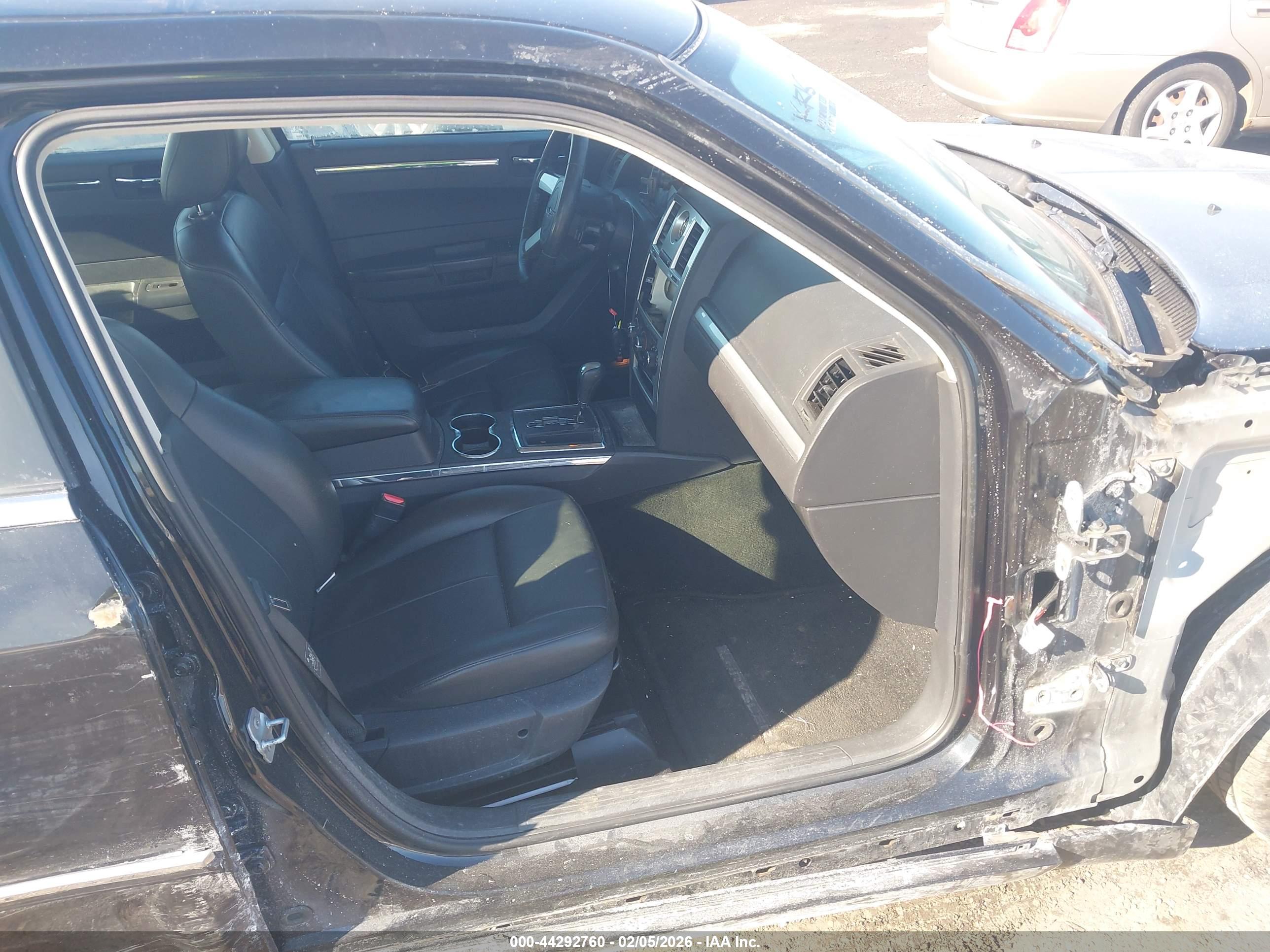 CHRYSLER 300 image 5