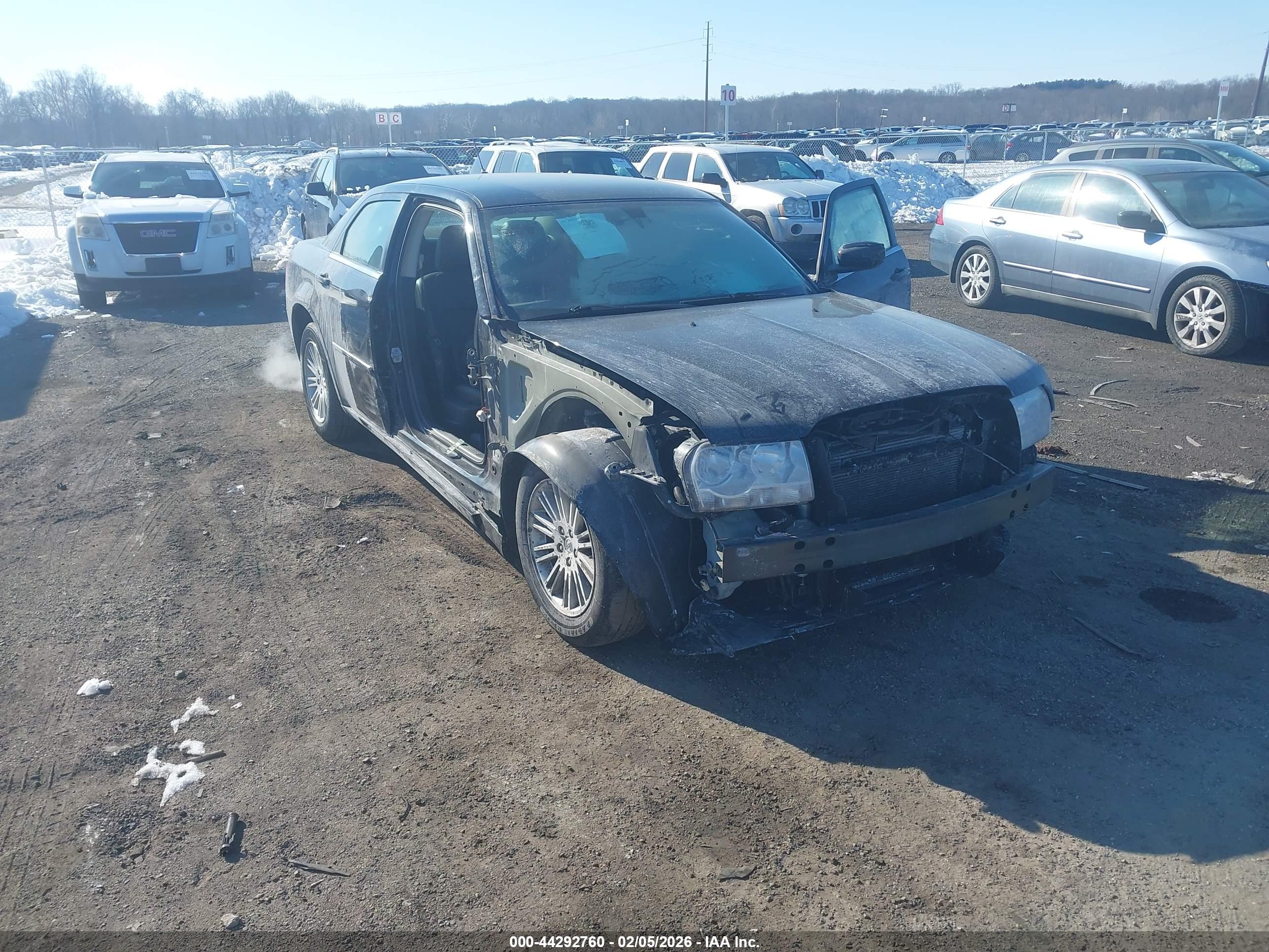 CHRYSLER 300 image 6