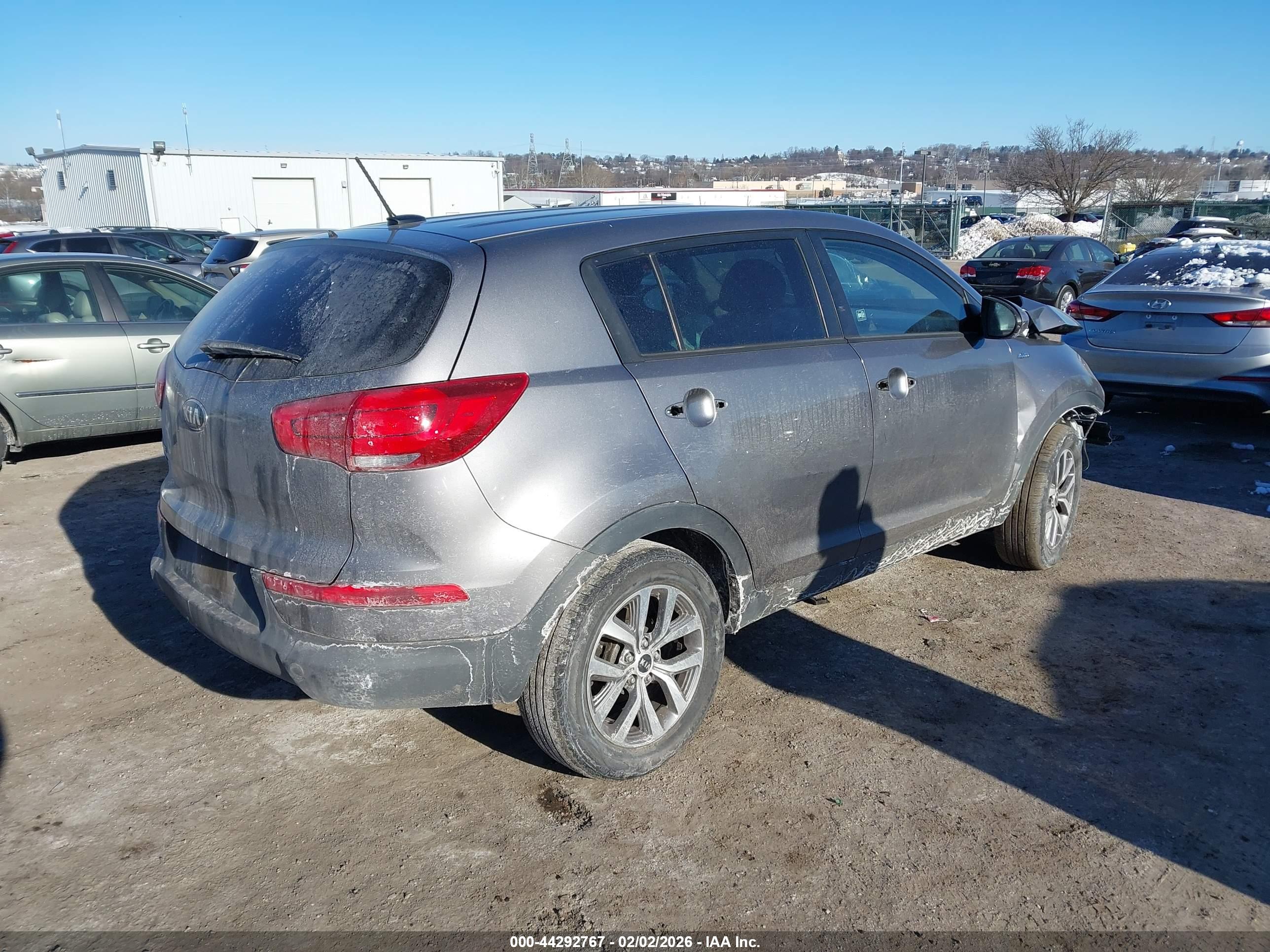KIA SPORTAGE image 4