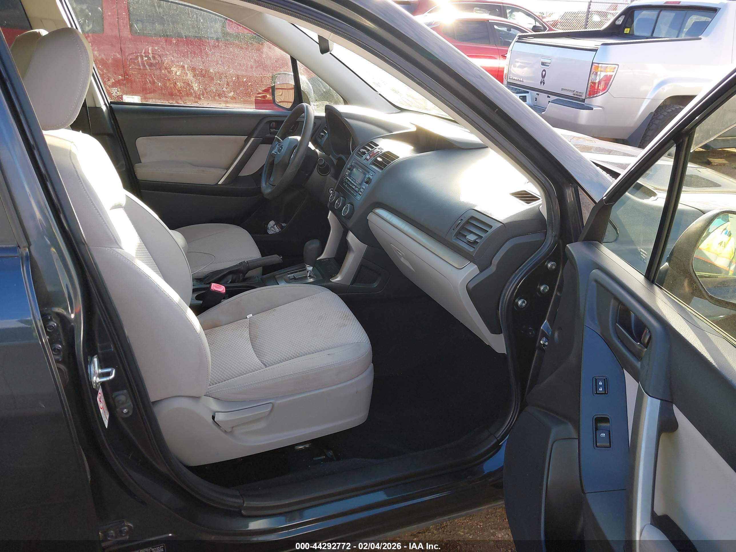 SUBARU FORESTER image 5