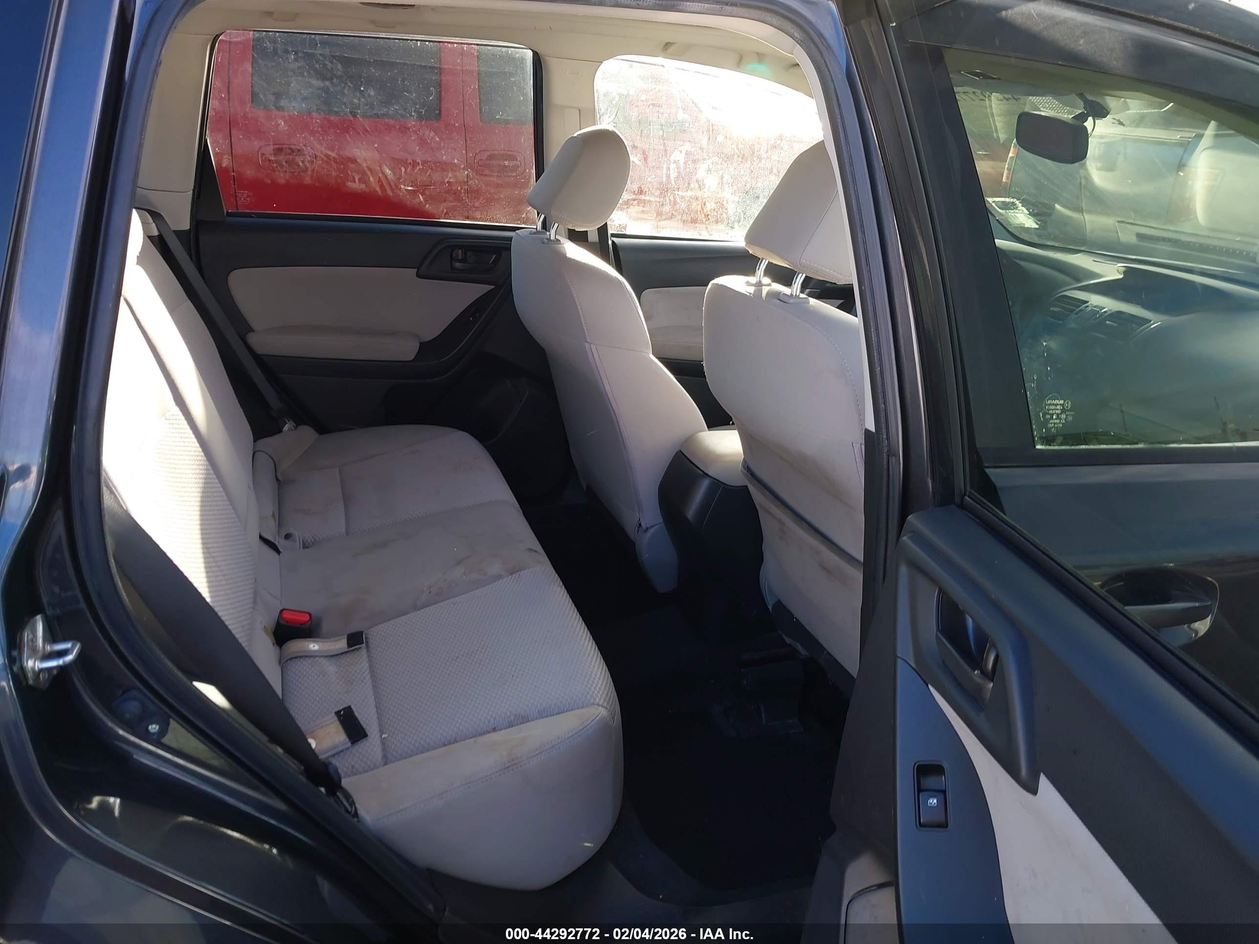 SUBARU FORESTER image 8