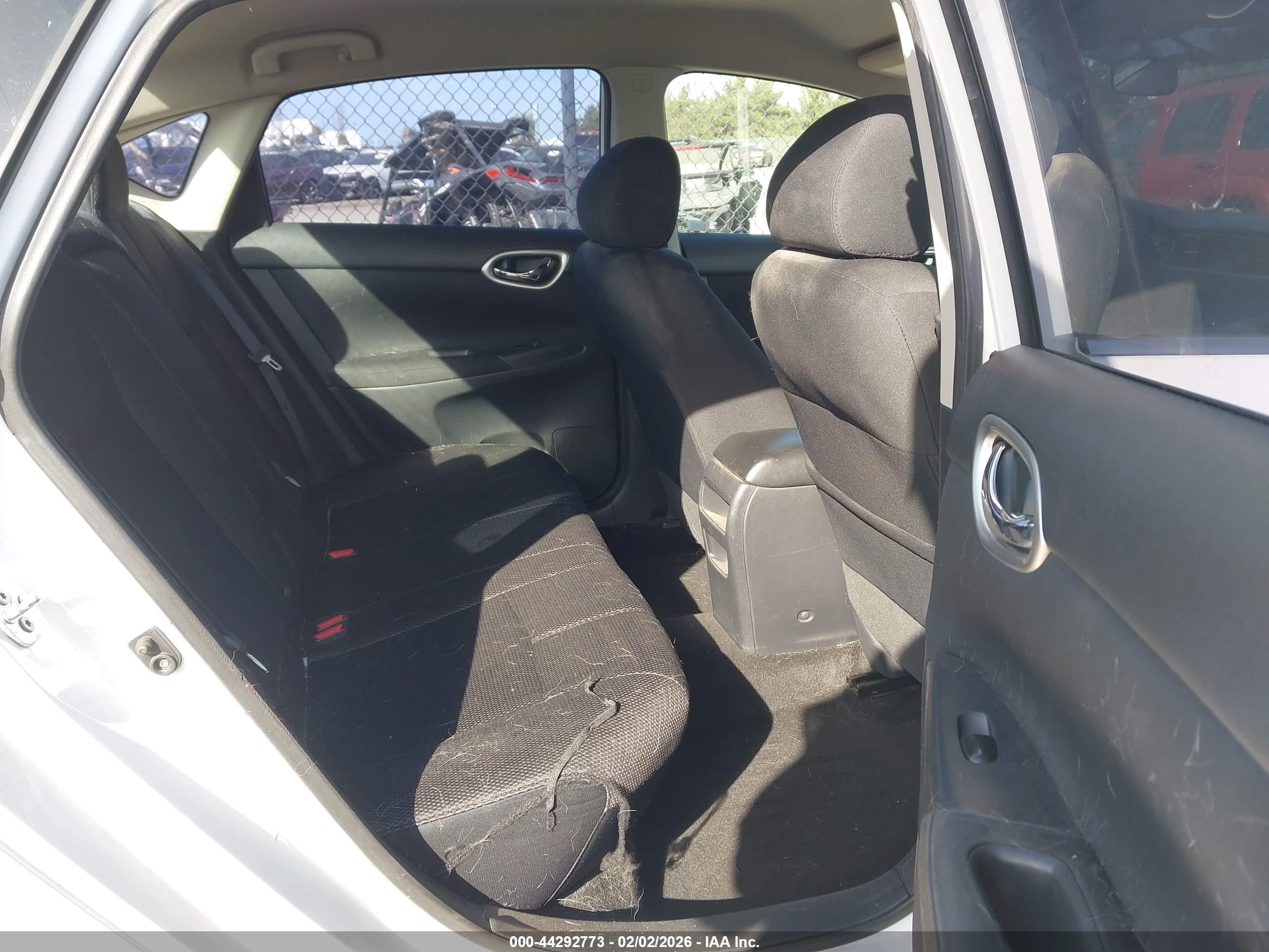 NISSAN SENTRA image 8