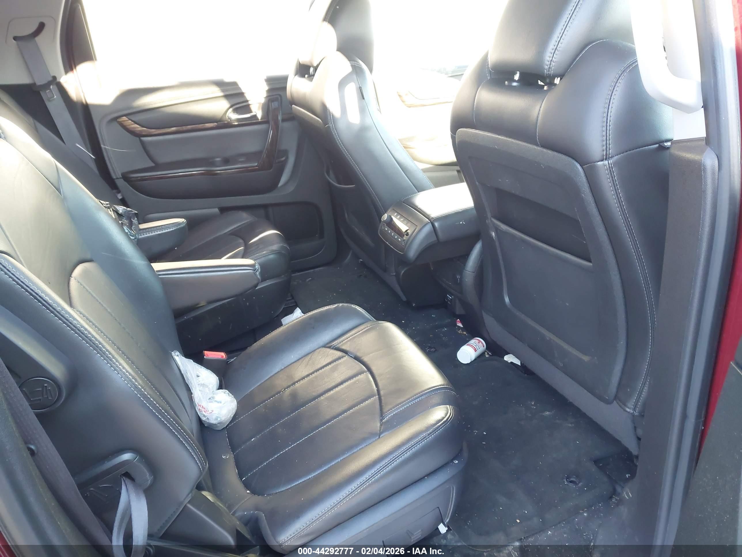 GMC ACADIA image 8