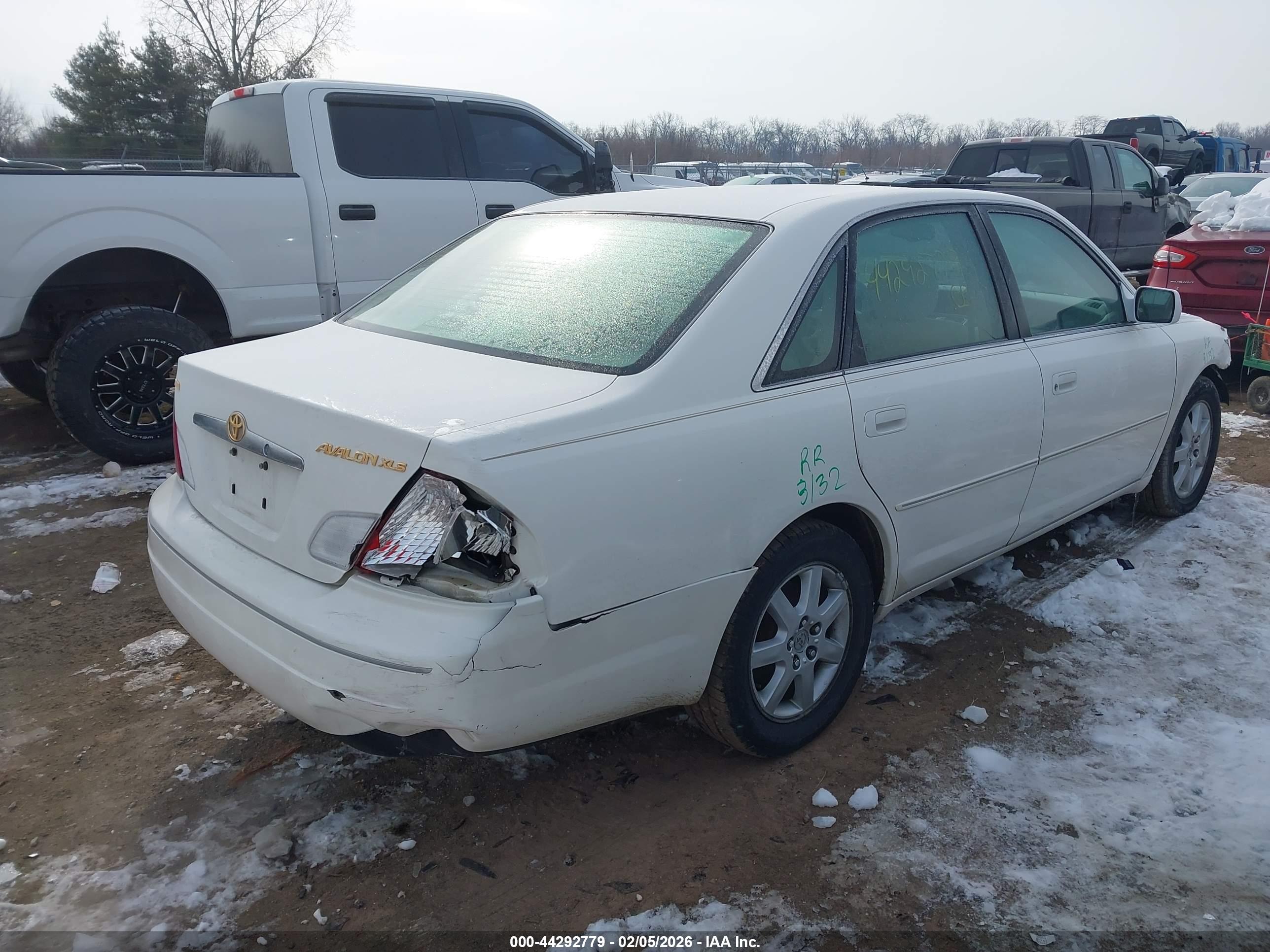 TOYOTA AVALON image 4