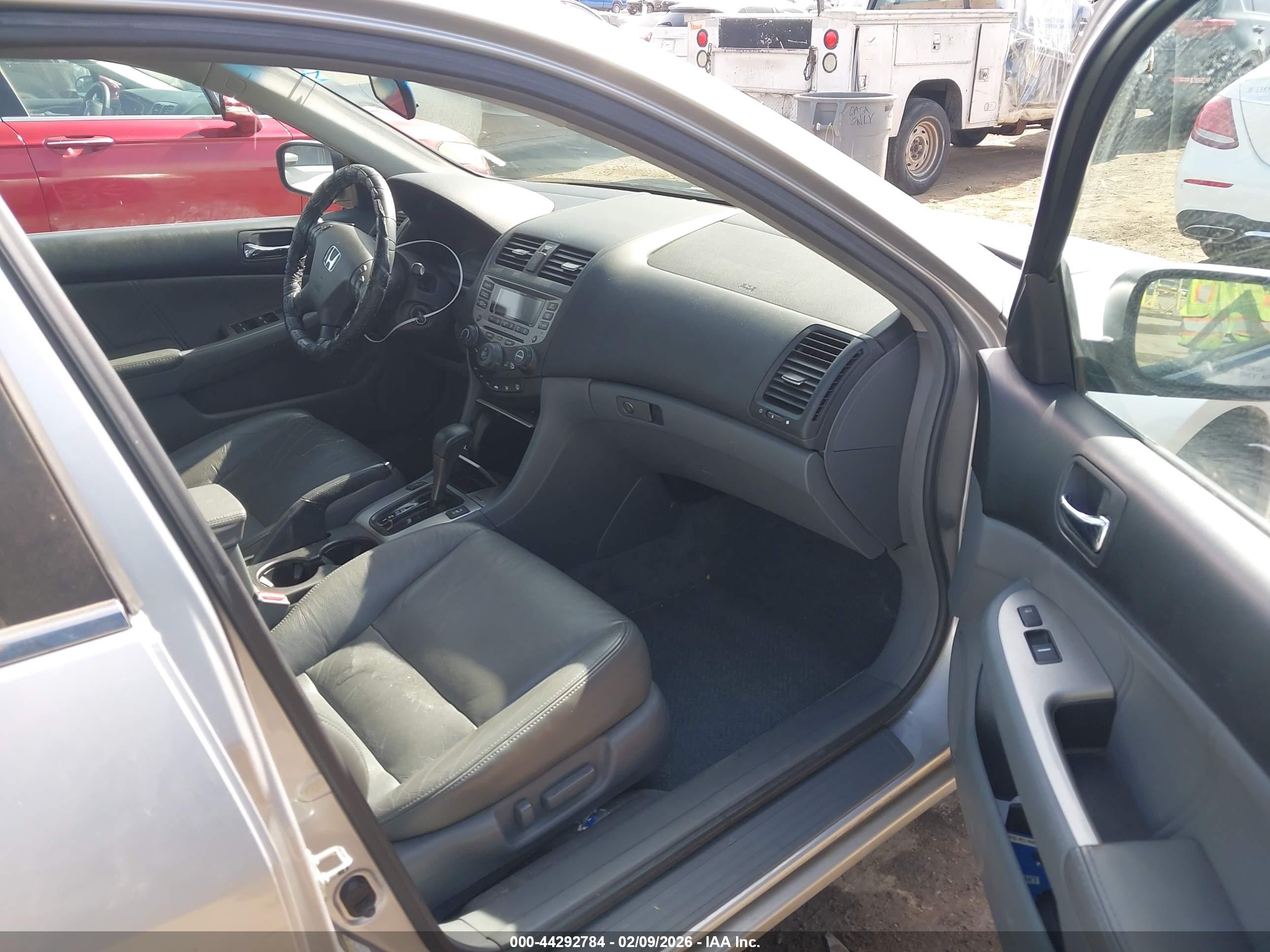 HONDA ACCORD image 5