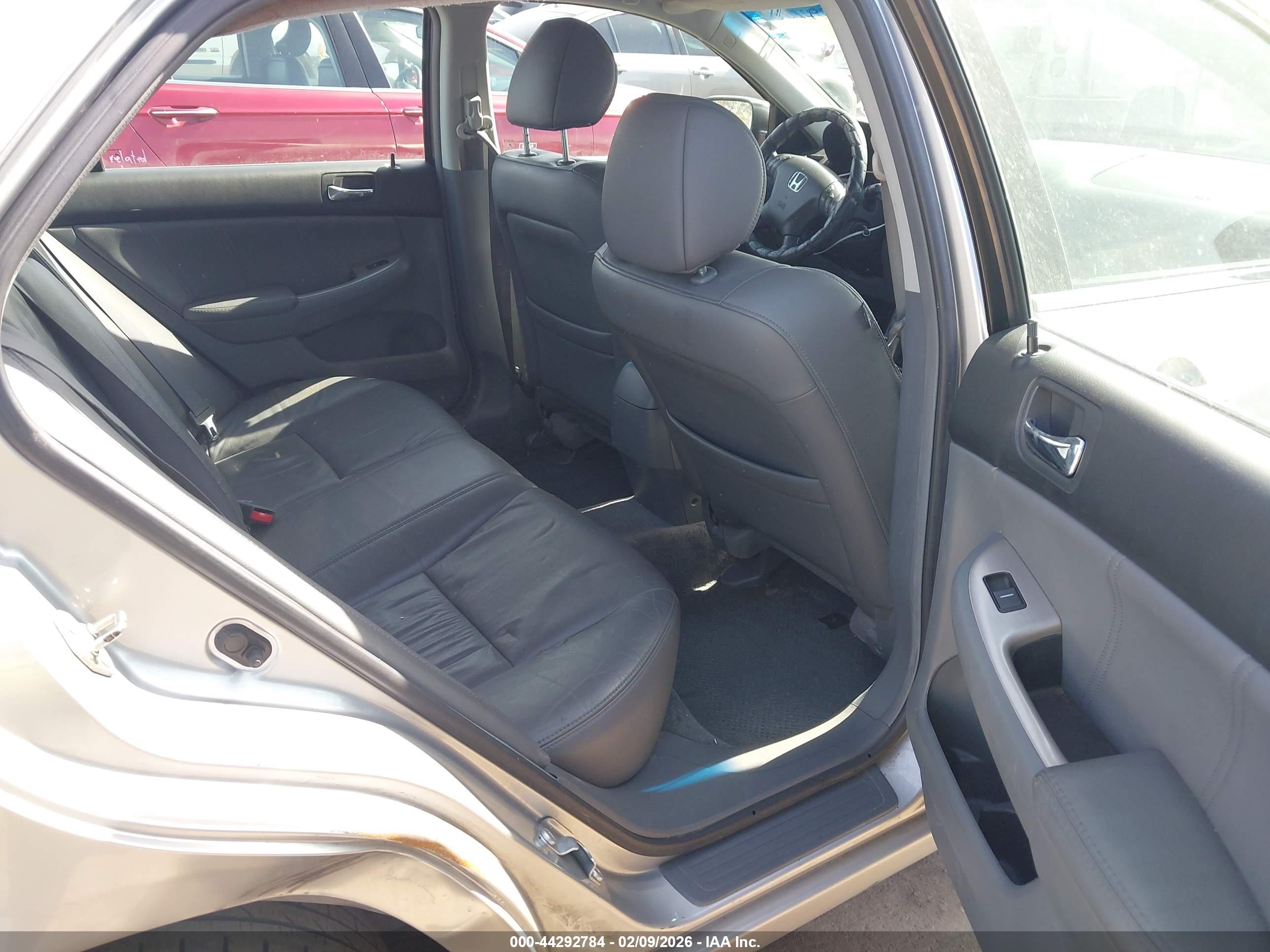 HONDA ACCORD image 8