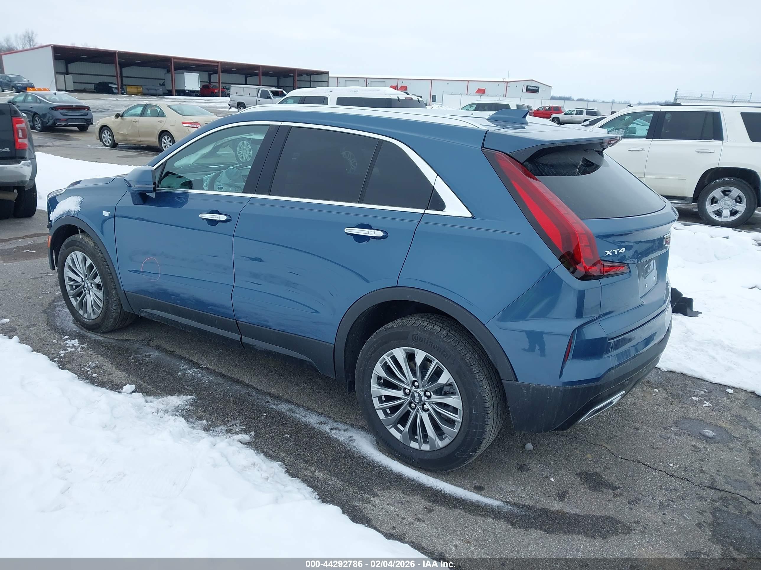 CADILLAC XT4 image 3