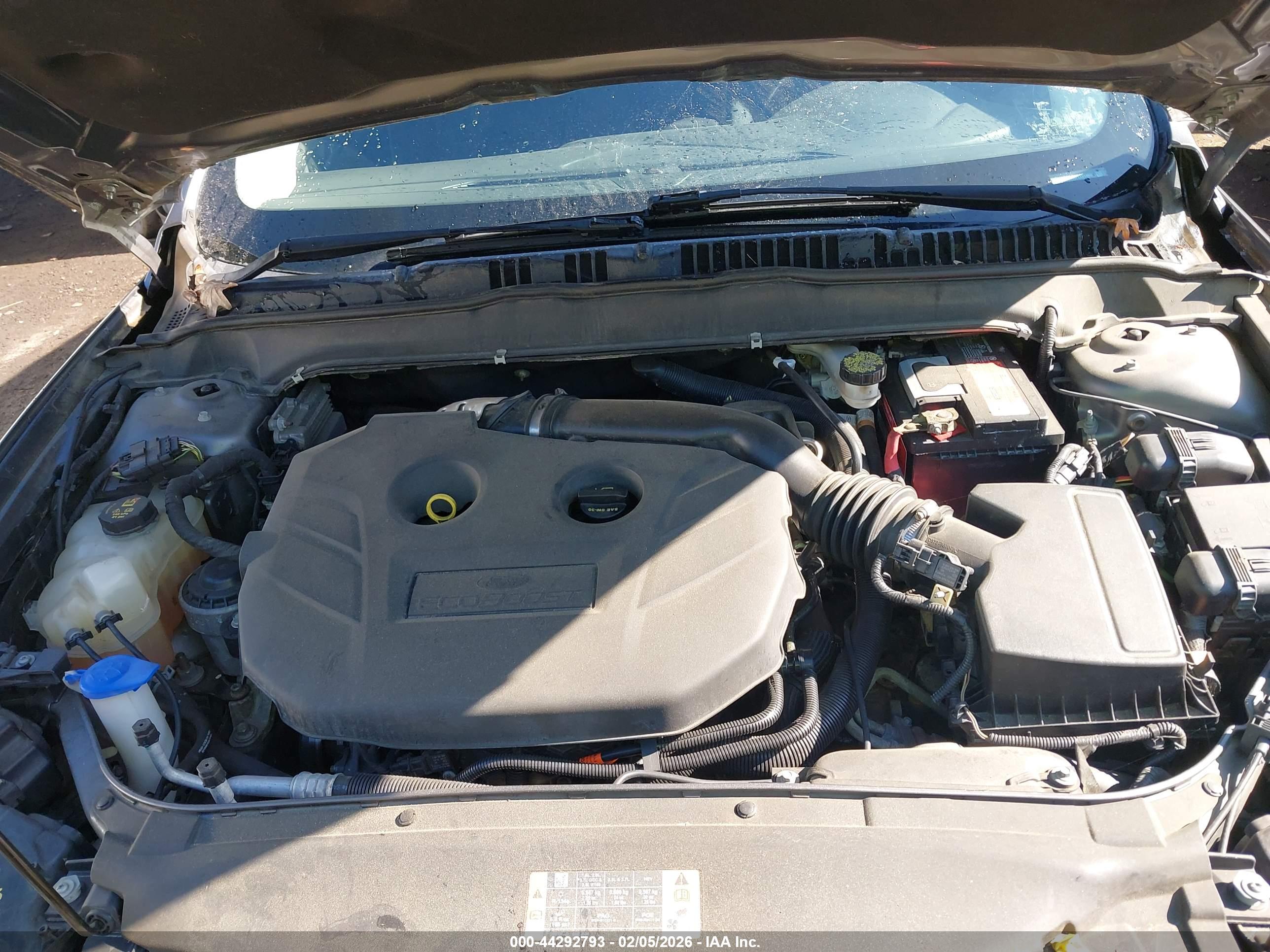 FORD FUSION image 10