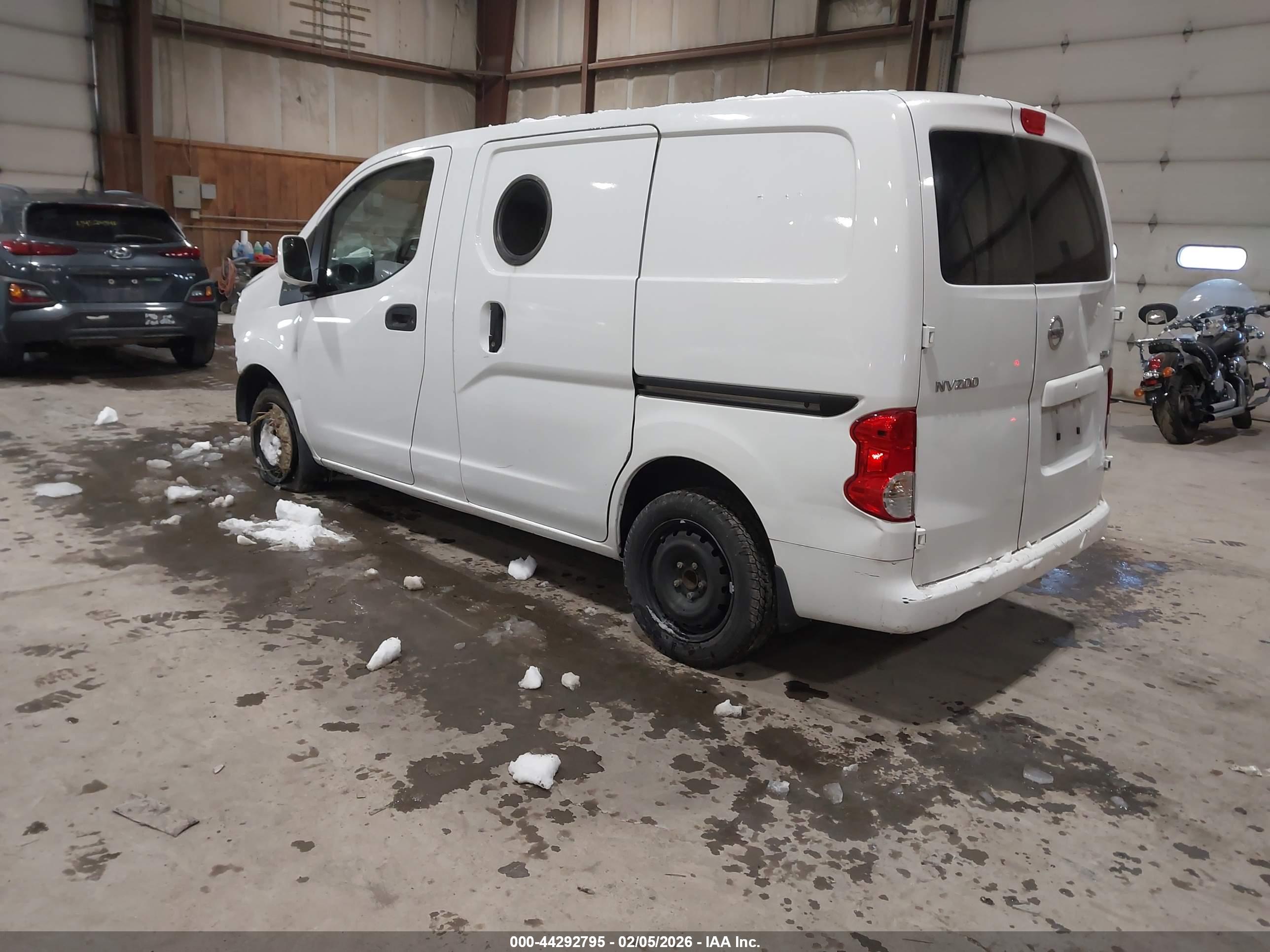 NISSAN NV200 image 3