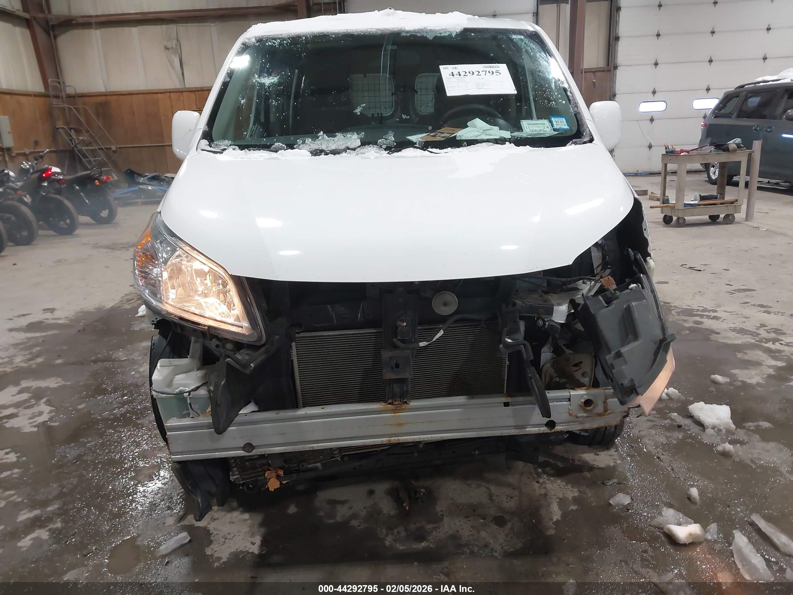 NISSAN NV200 image 6