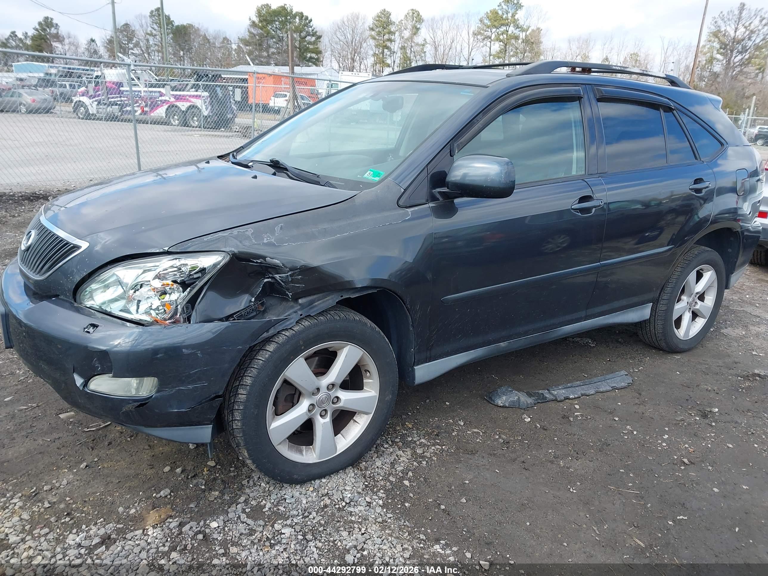 LEXUS RX image 2