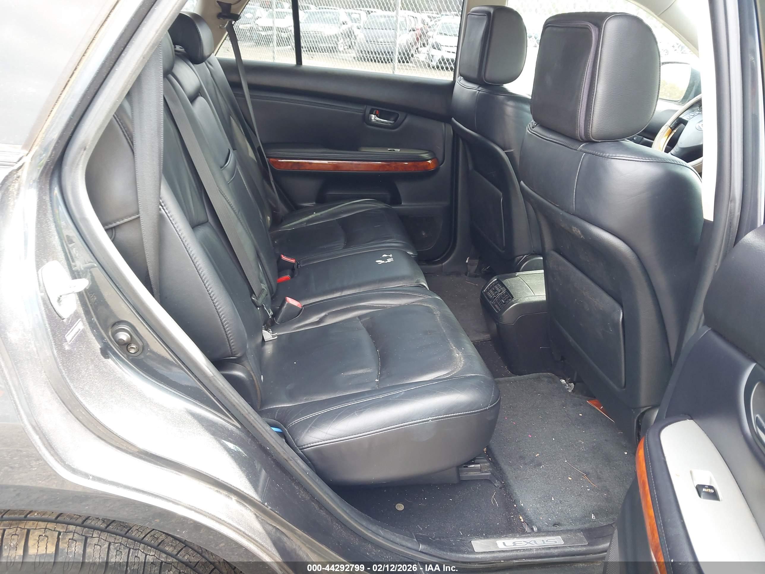 LEXUS RX image 8