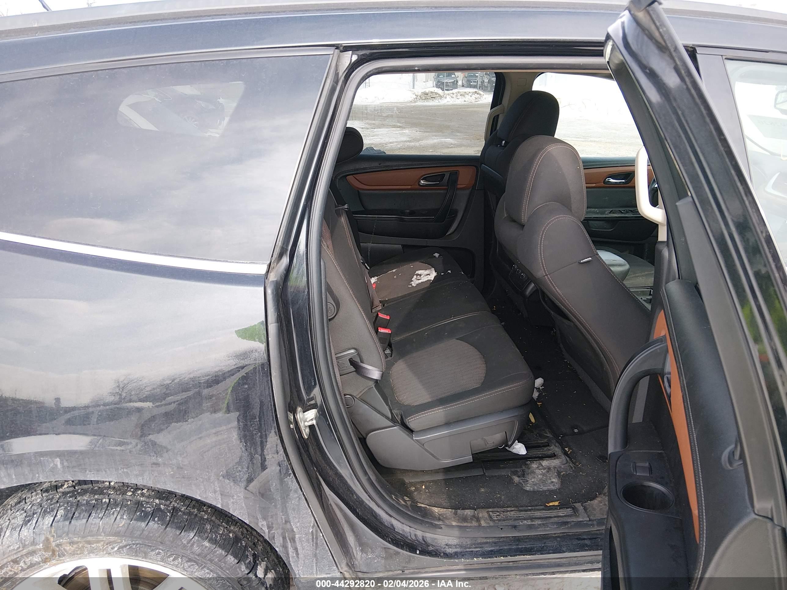 CHEVROLET TRAVERSE image 8
