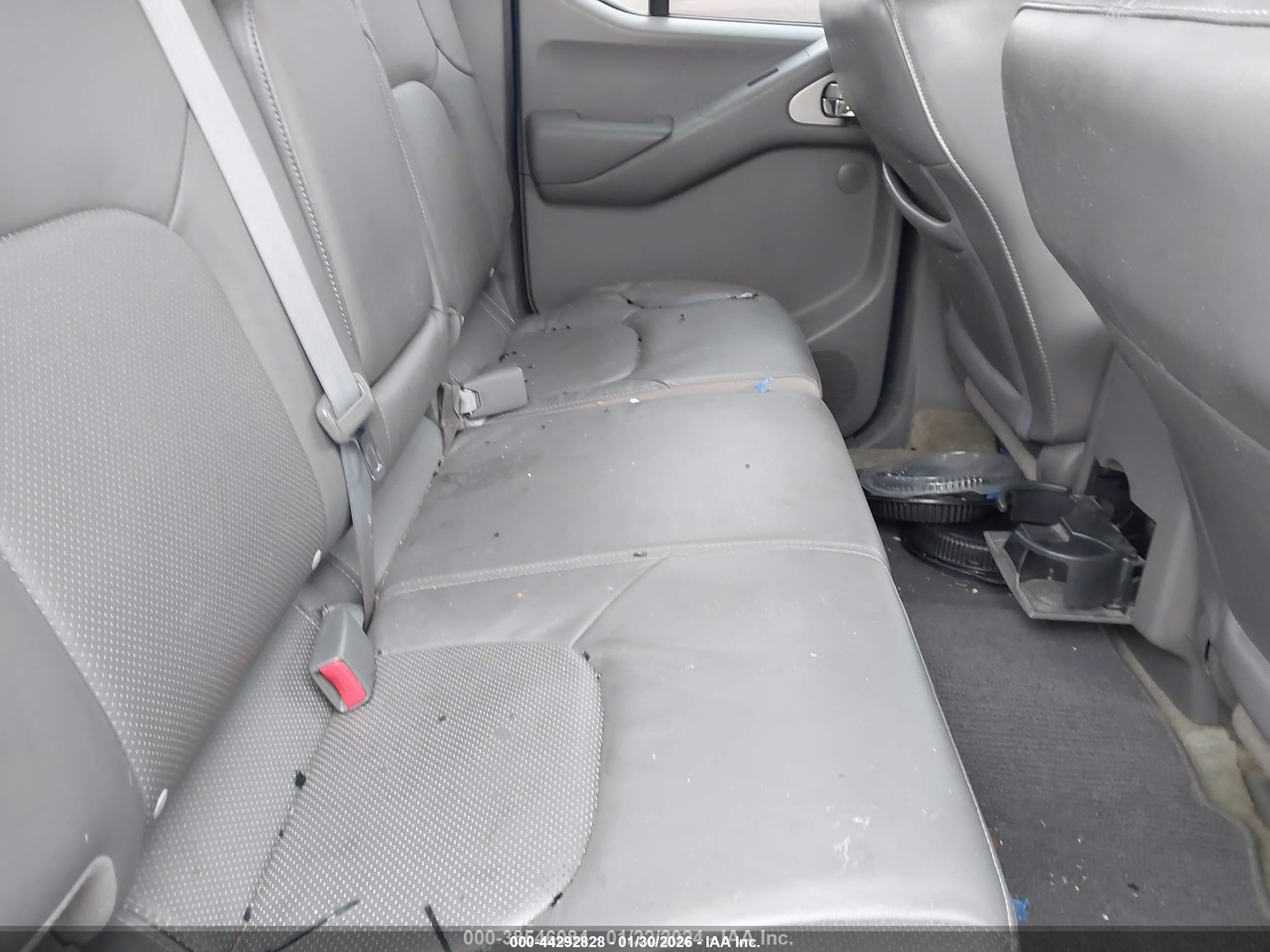 NISSAN FRONTIER image 8