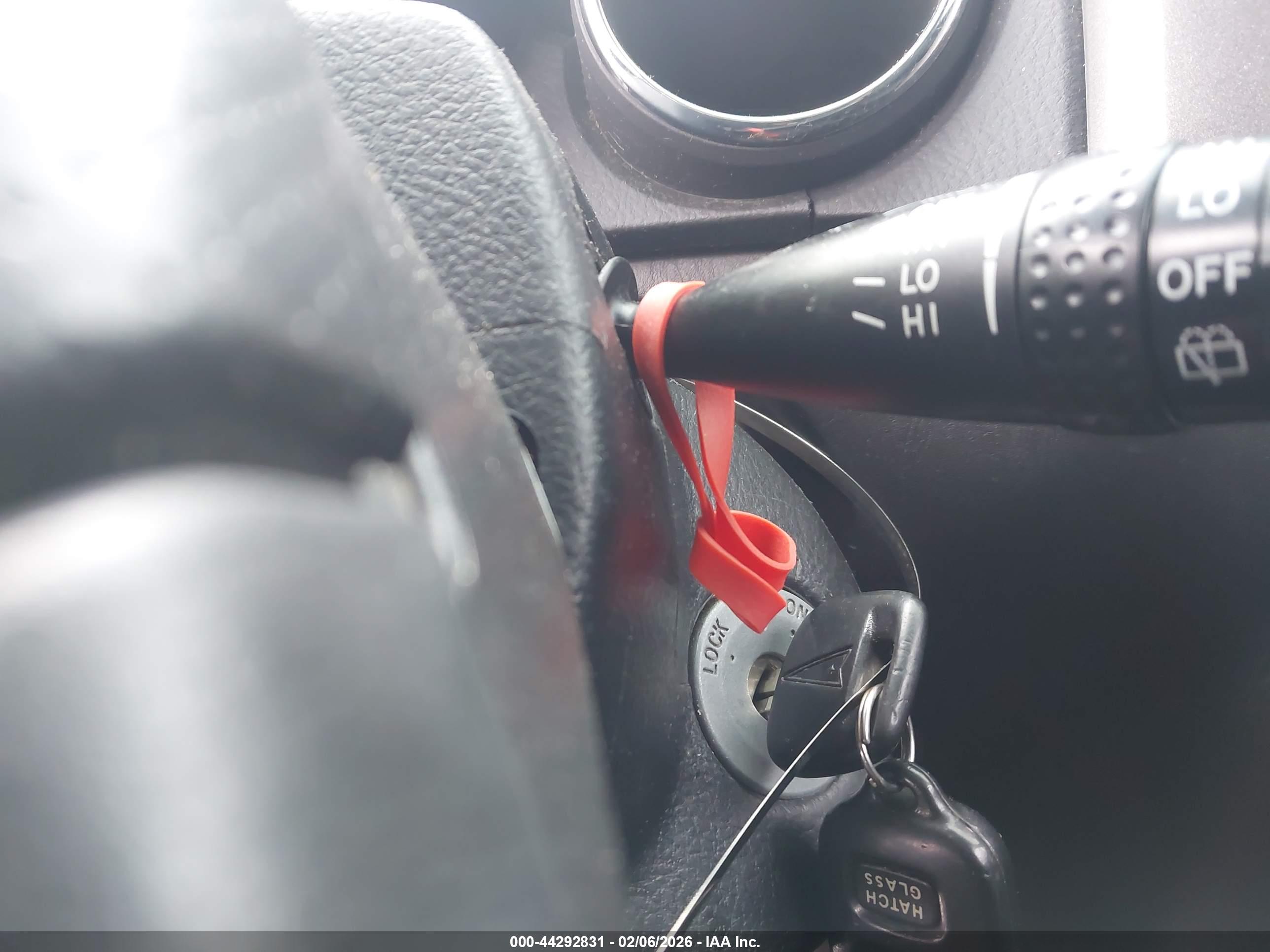 PONTIAC VIBE image 11